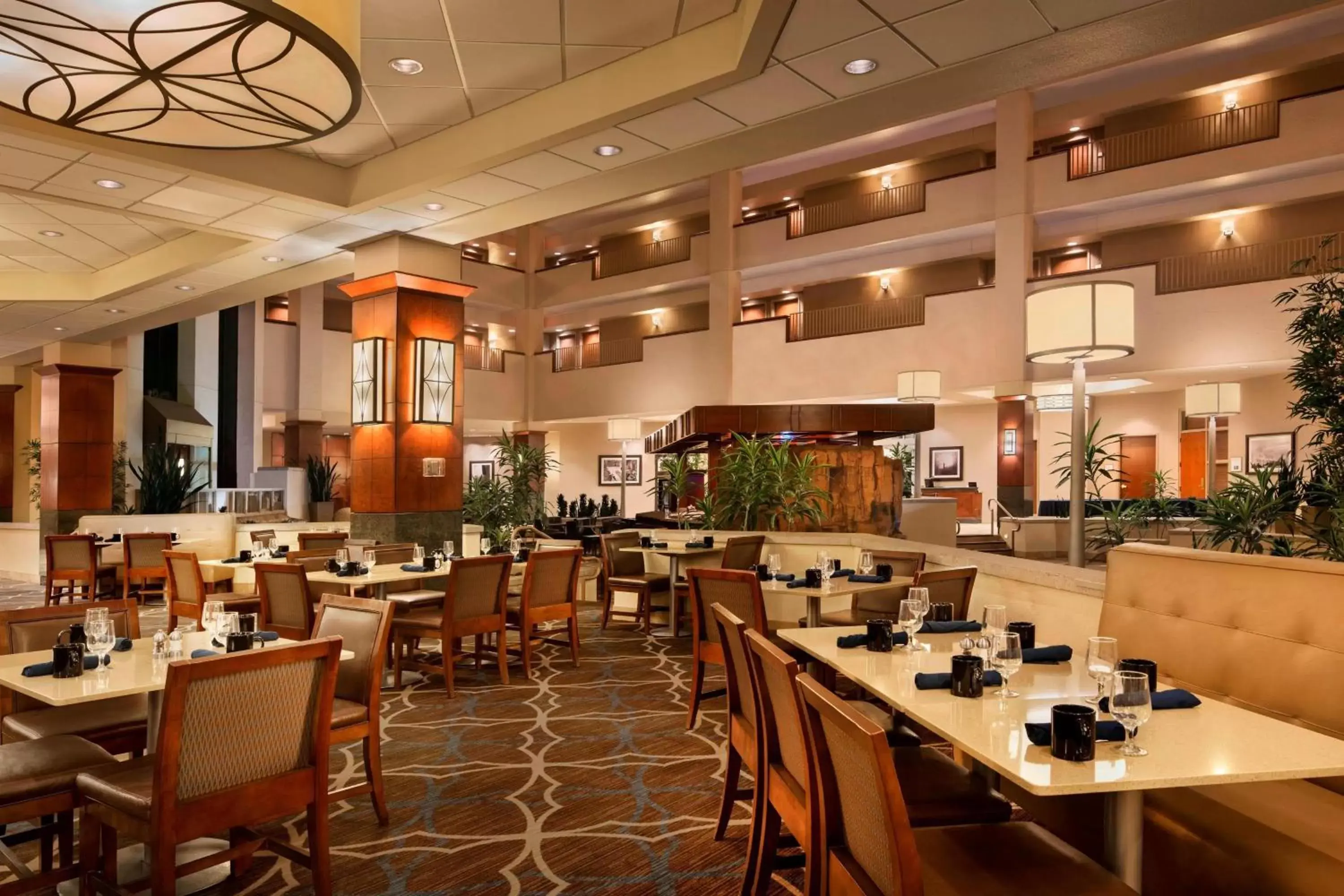 Restaurant/Places to Eat in Sheraton Sioux Falls & Convention Center