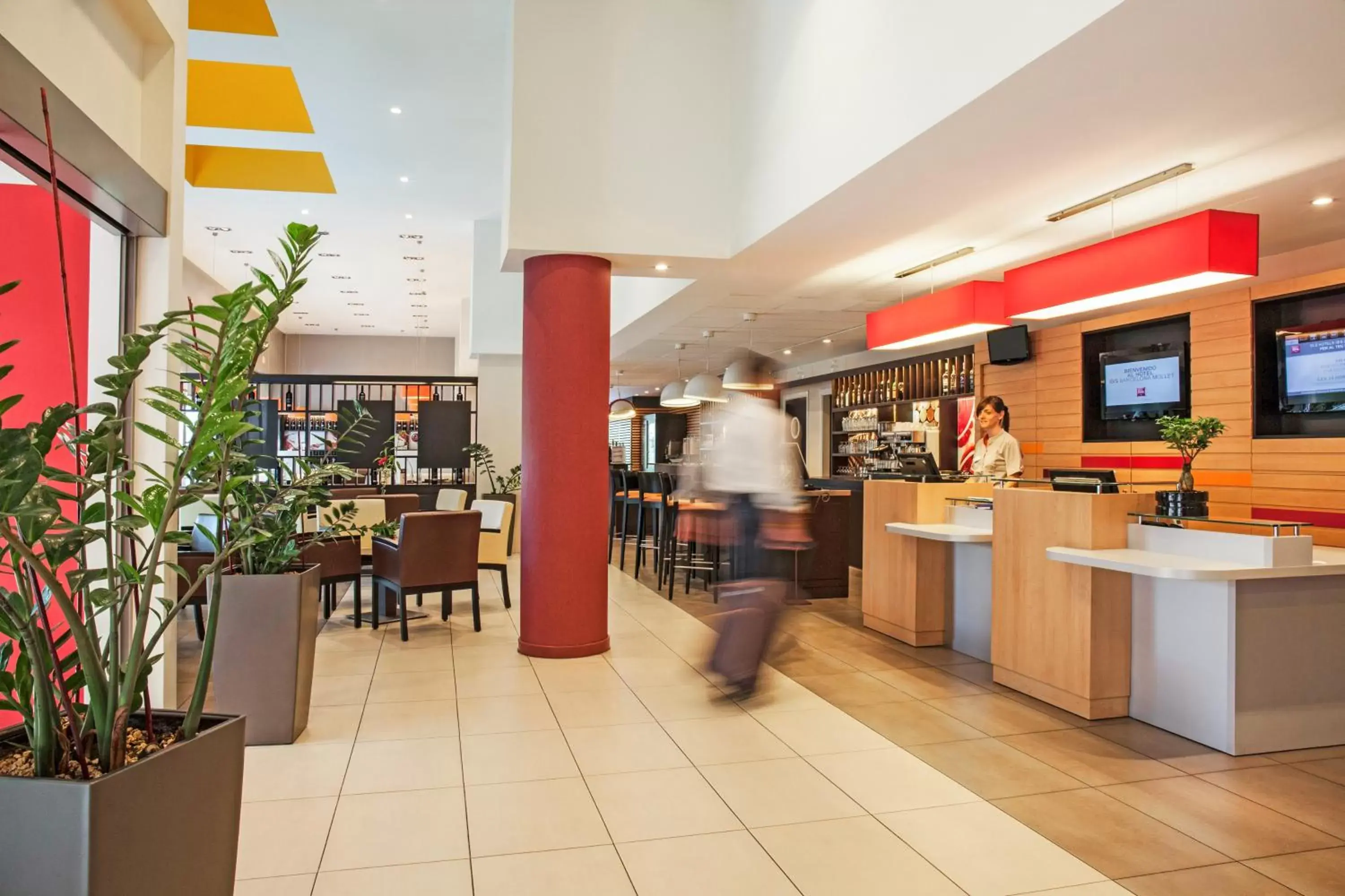 Lobby or reception in Ibis Barcelona Mollet