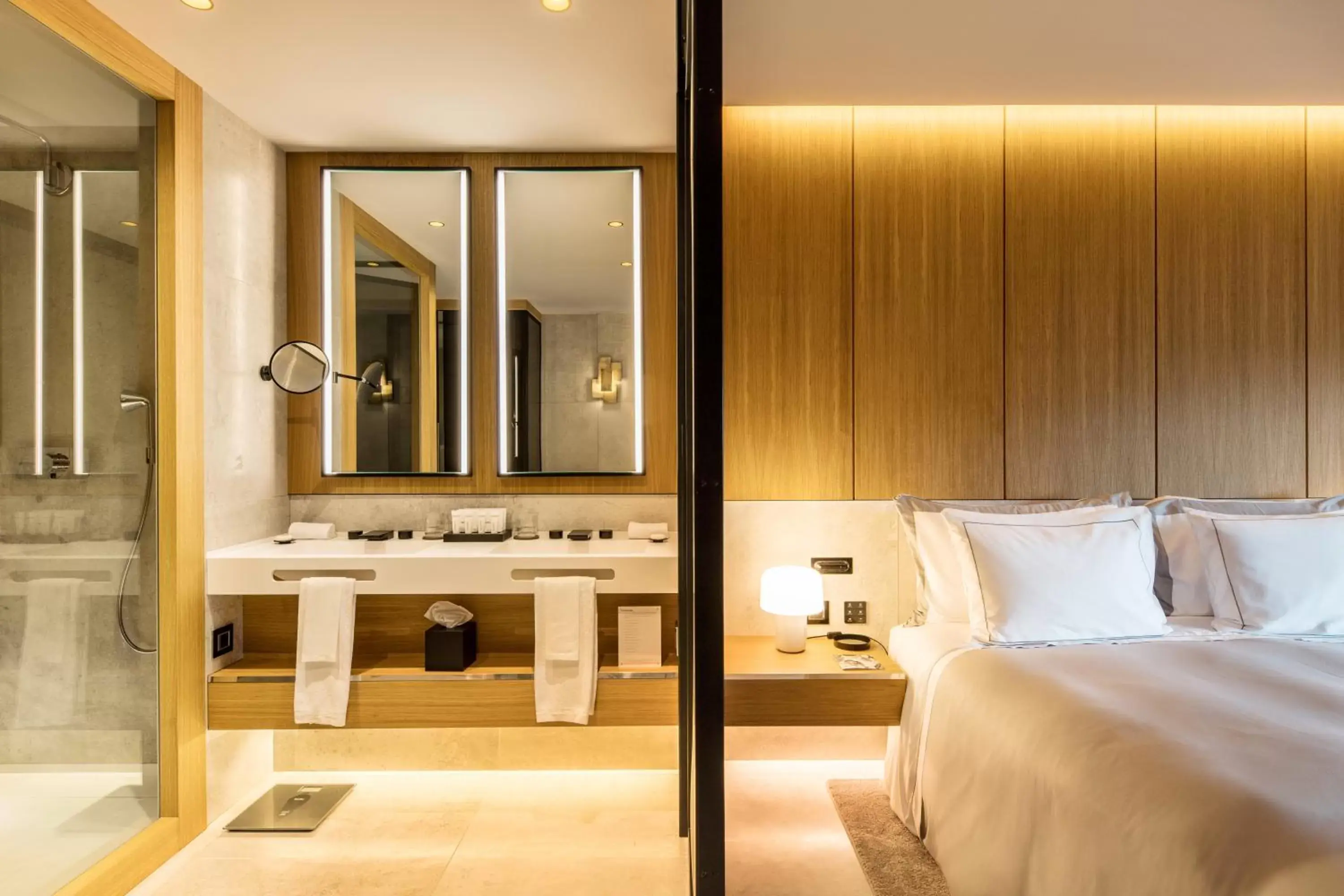 Toilet, Bed in Hotel SOFIA Barcelona, in The Unbound Collection by Hyatt