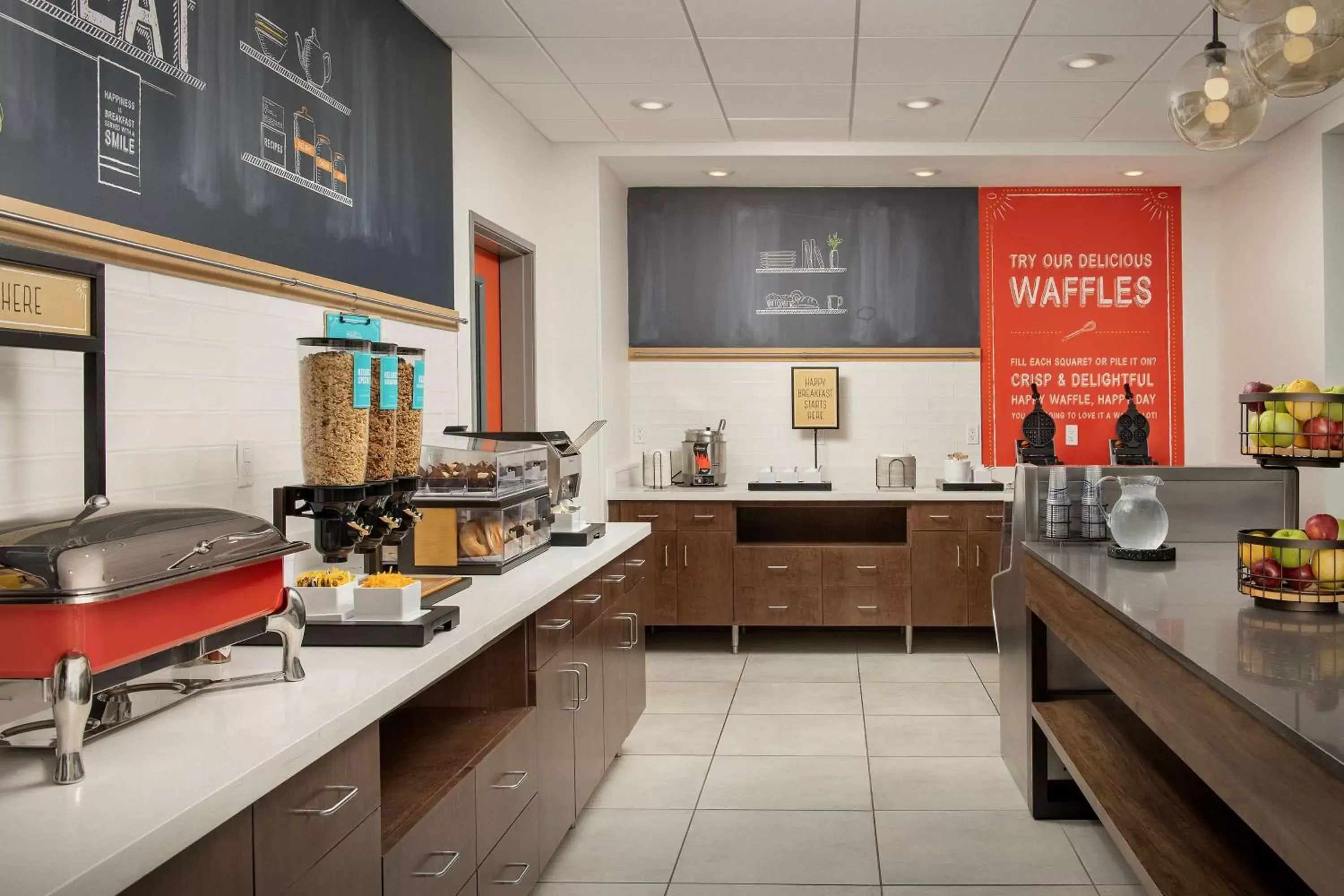 Breakfast, Kitchen/Kitchenette in Hampton Inn Warroad, MN