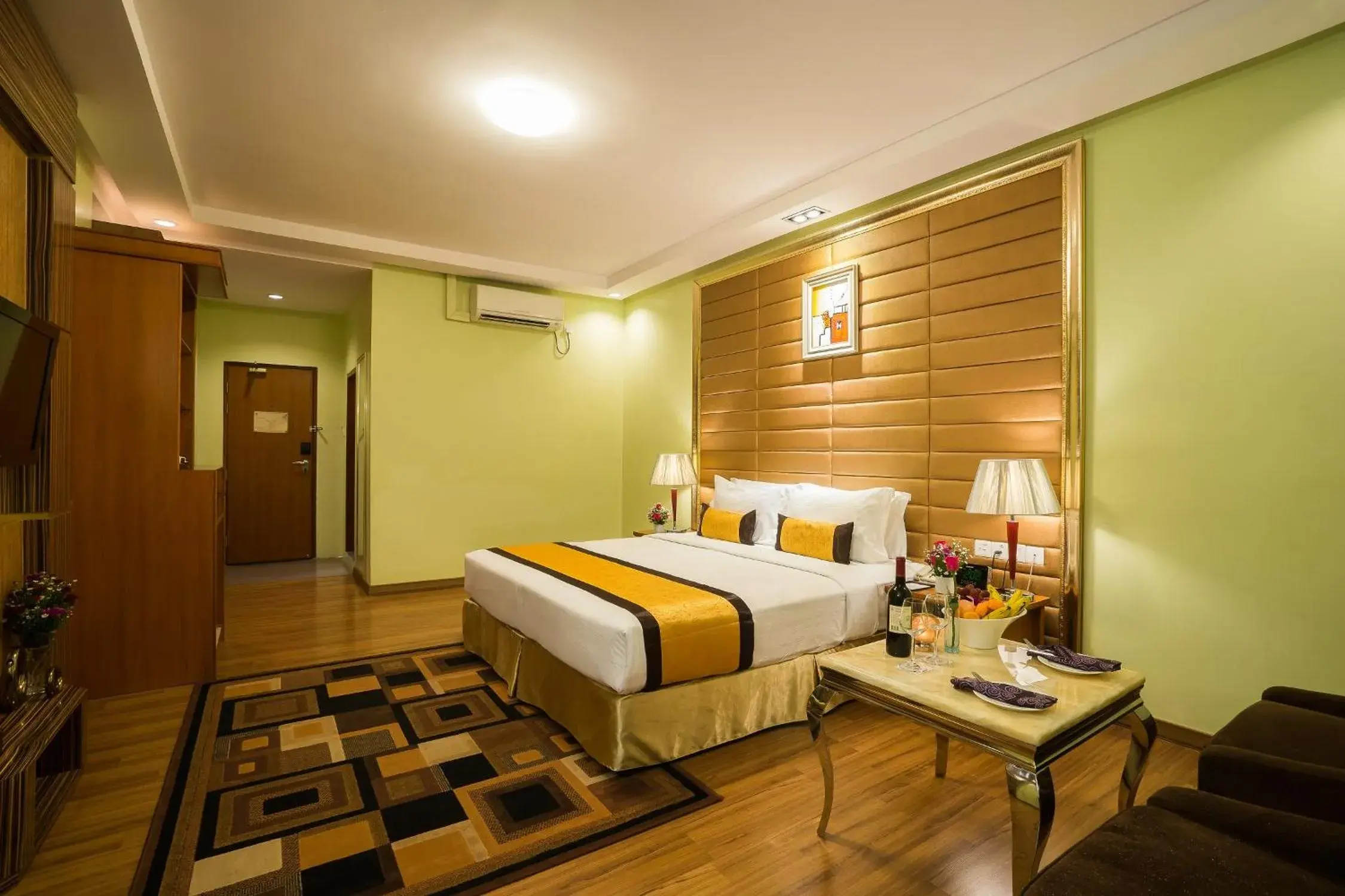 Bedroom, Bed in Best Western Green Hill Hotel
