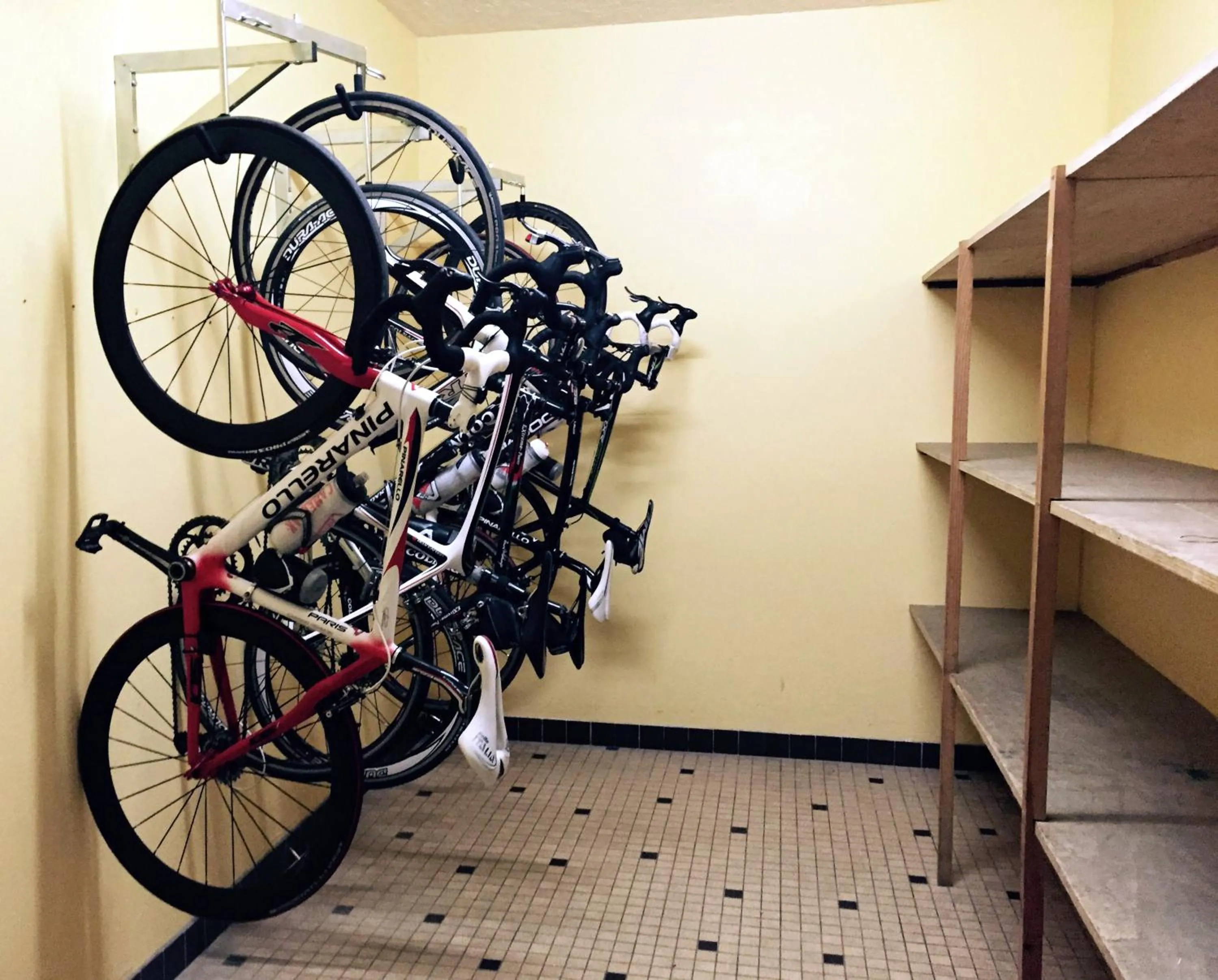 Cycling in Hôtel Roissy