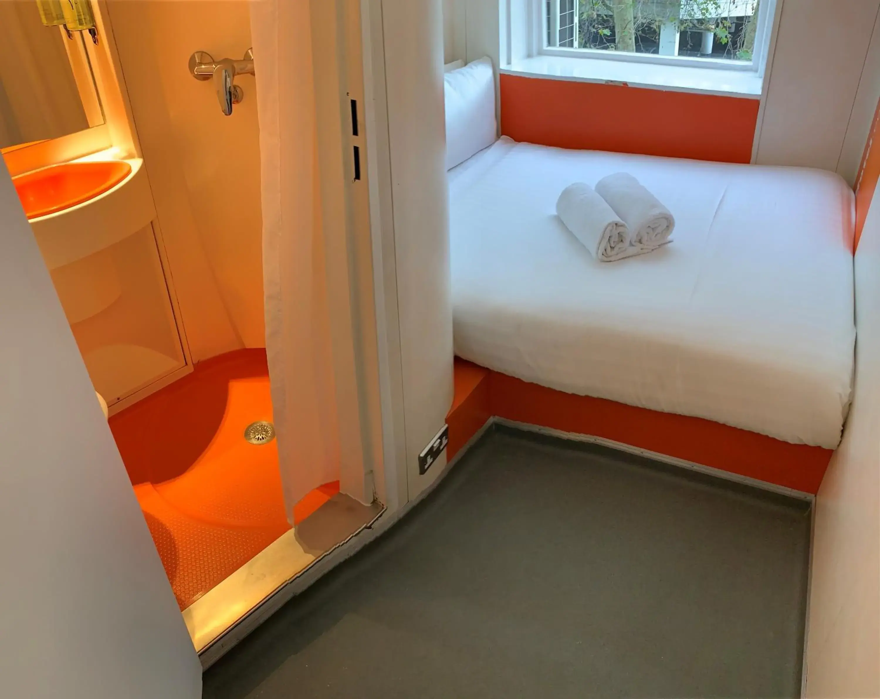 Bed in easyHotel South Kensington Bed in easyHotel South Kensington