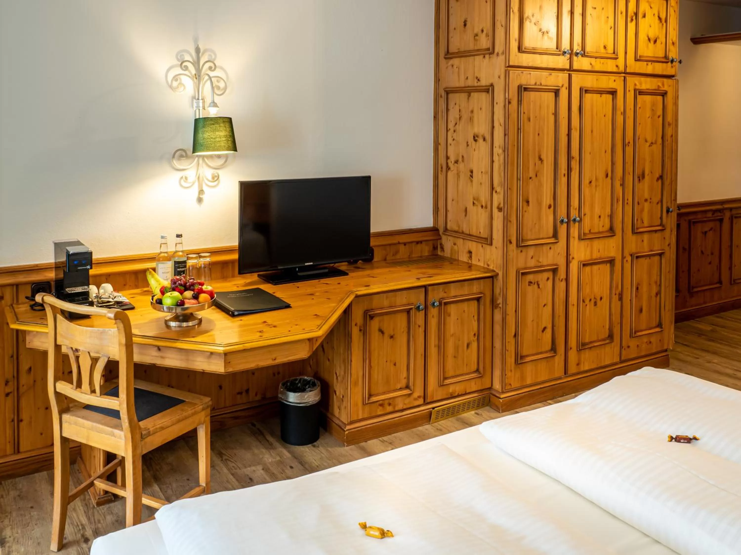 Photo of the whole room, Bed in Mäsers Allgäuherz