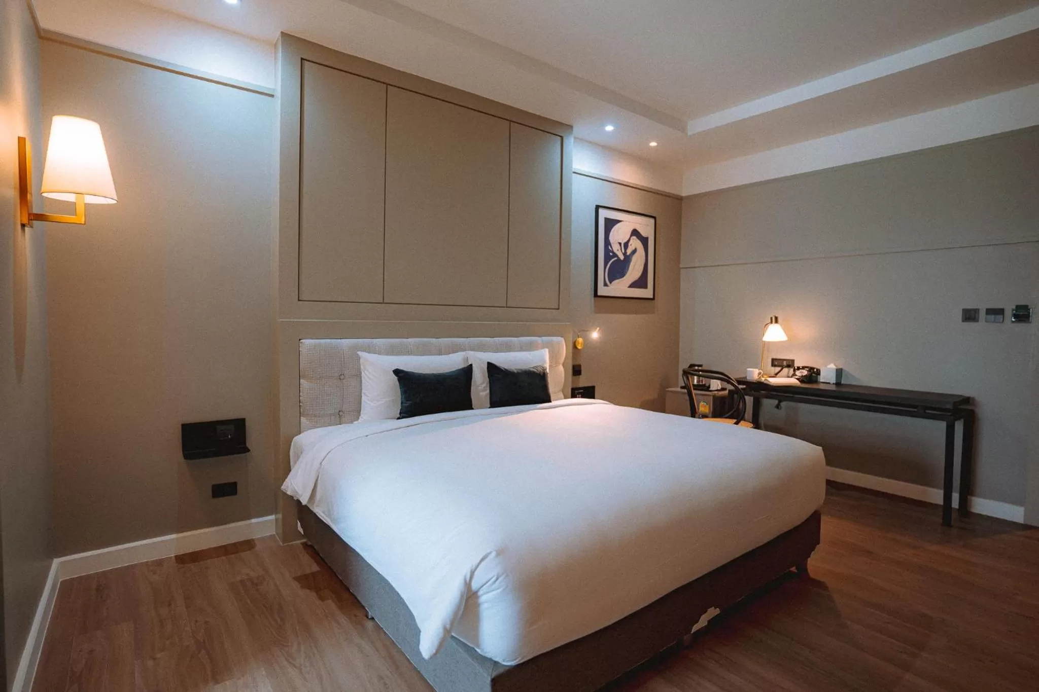 Bed in Hotel Thomas Bangkok