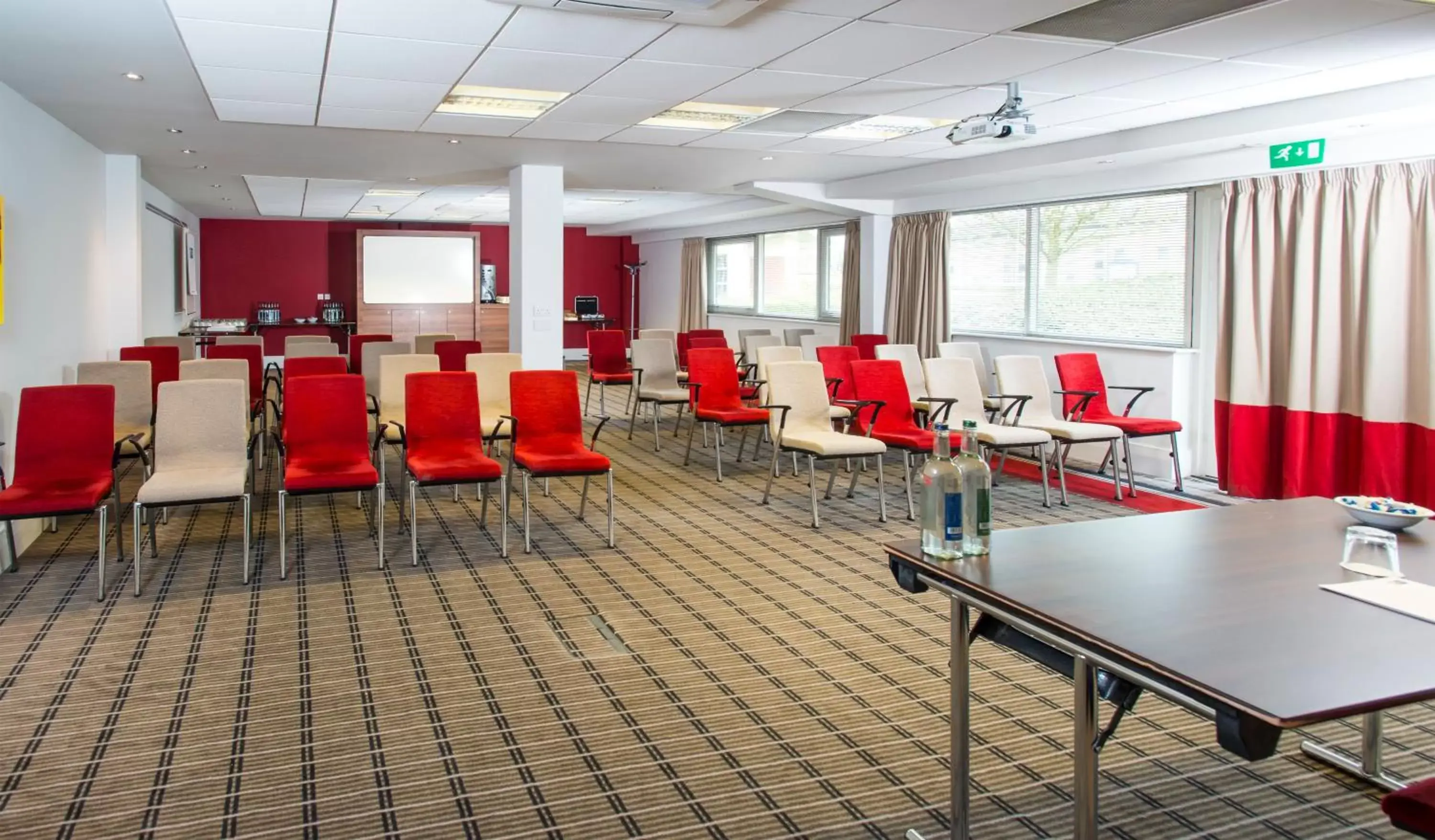 Meeting/conference room in Holiday Inn Express Northampton - South, an IHG Hotel