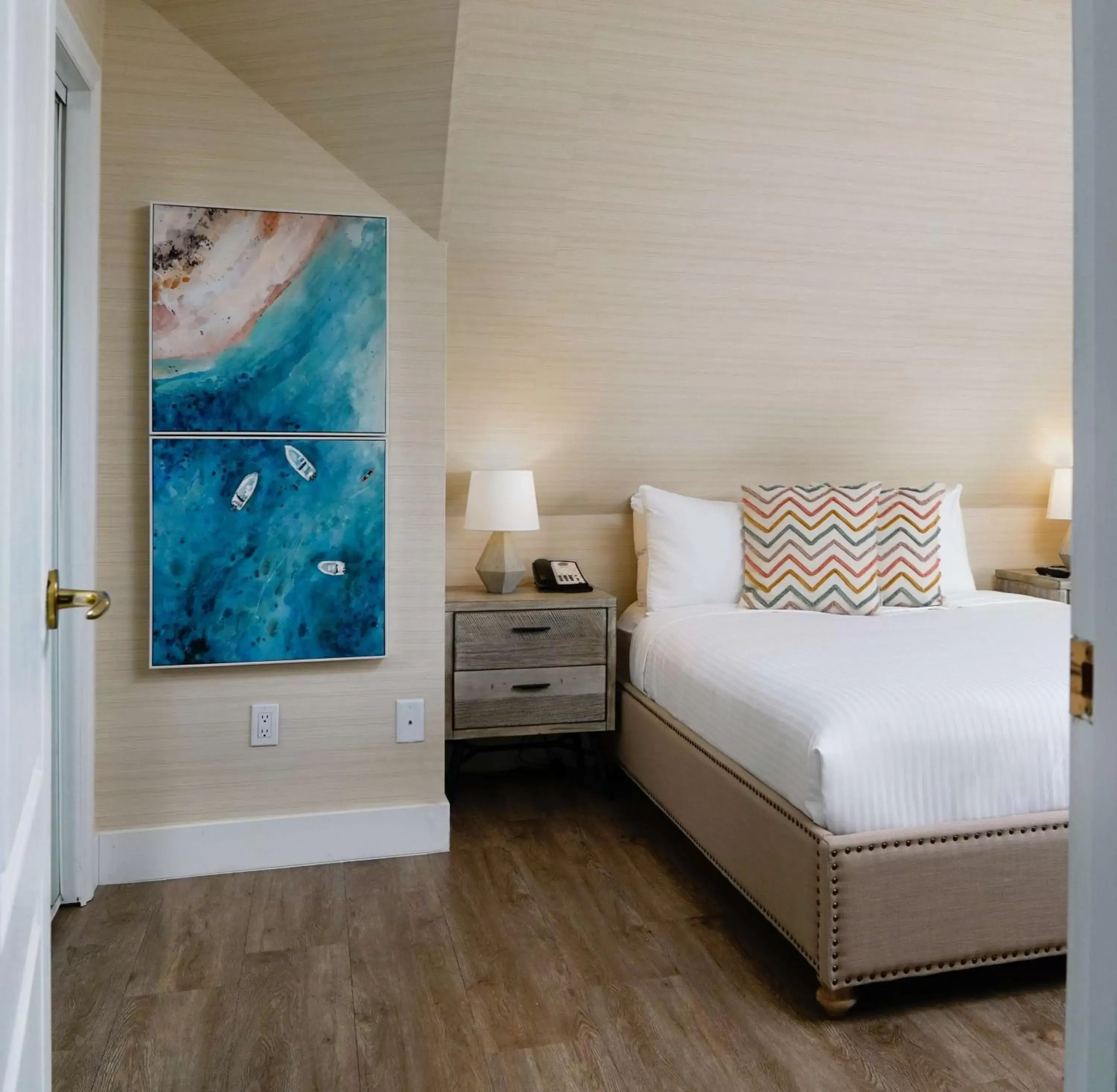 Photo of the whole room, Bed in Prestige Beach House, WorldHotels Crafted