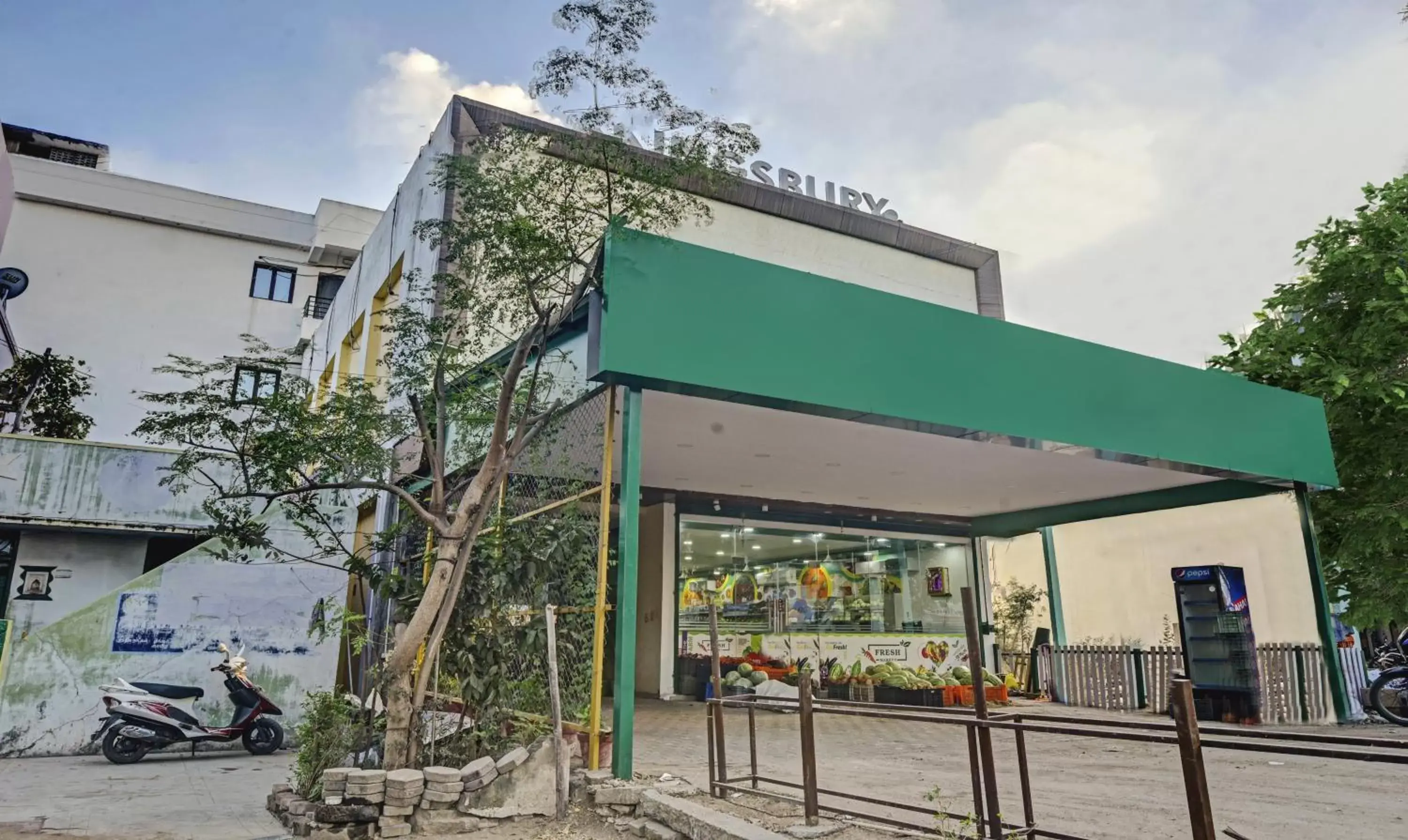 Property building in Treebo Kingsbury Fiesta Vellore Property building in Treebo Kingsbury Fiesta Vellore