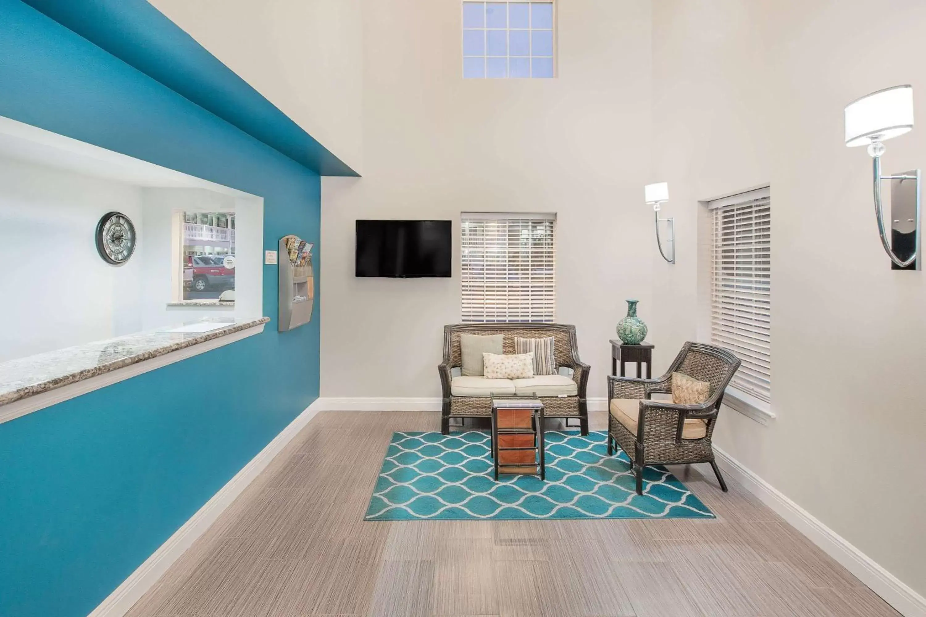 Lobby or reception, Seating Area in Super 8 by Wyndham Bay St. Louis