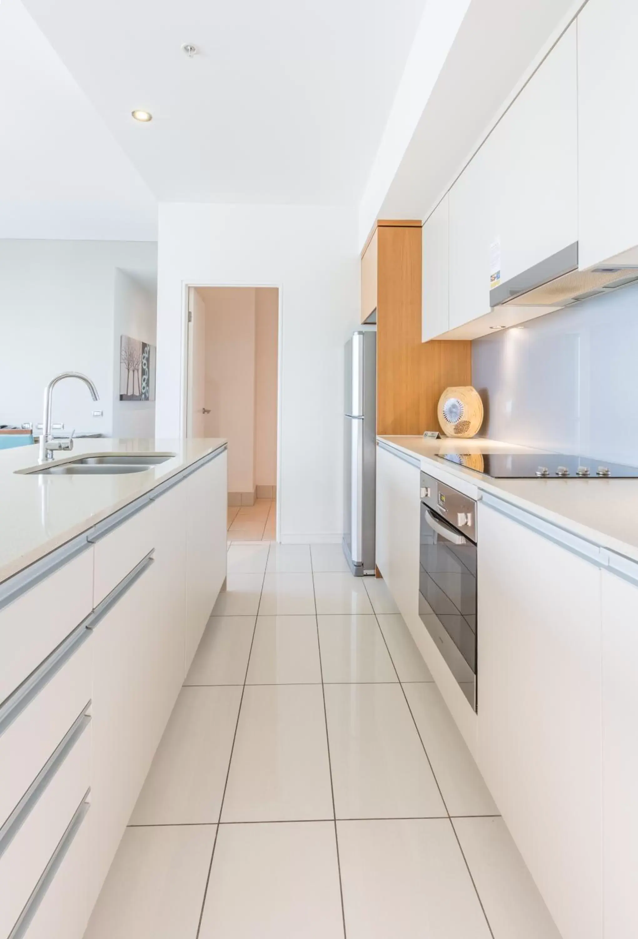 Kitchen or kitchenette, Kitchen/Kitchenette in Wyndham Resort Surfers Paradise