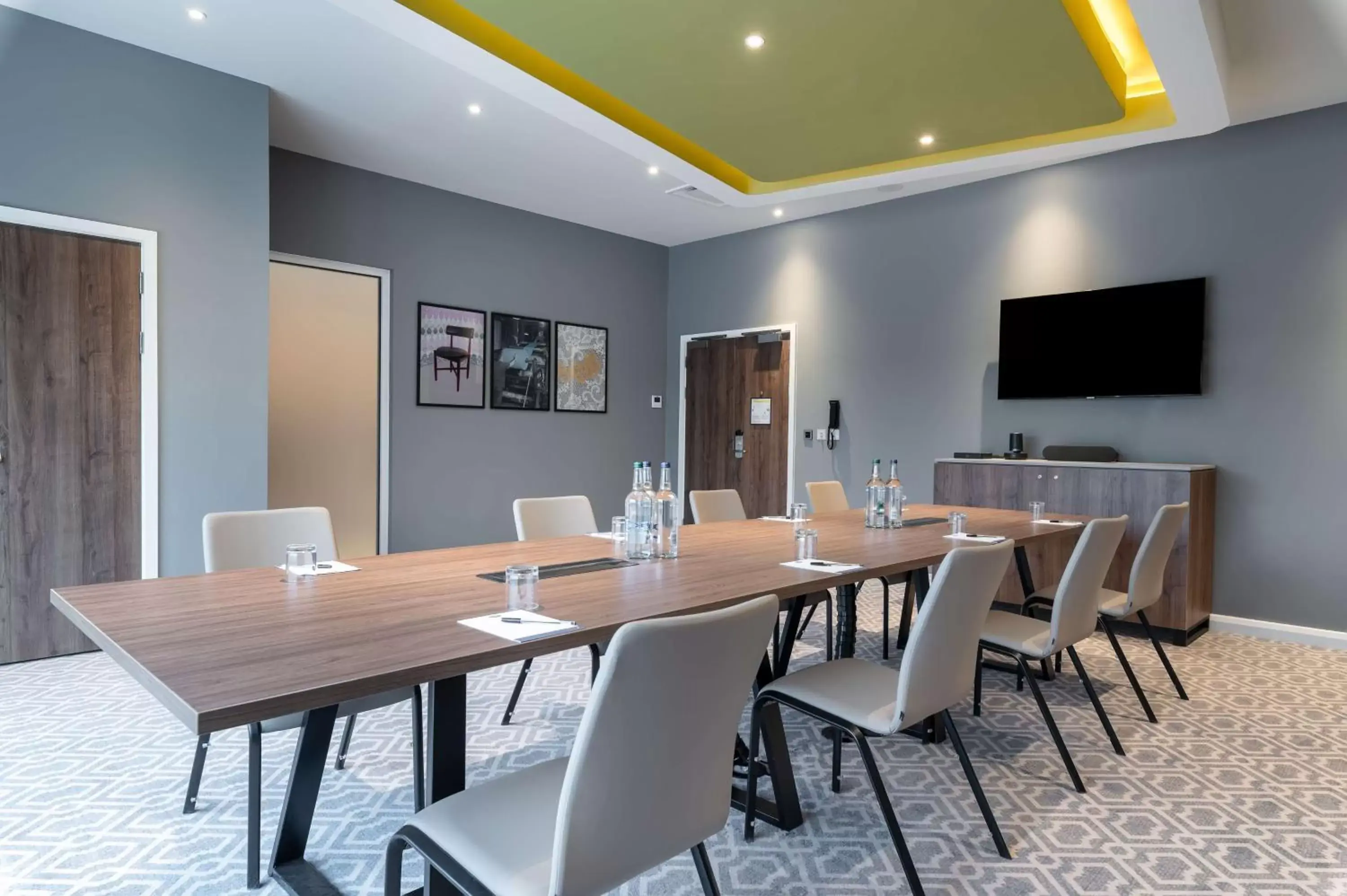 Meeting/conference room in Hampton by Hilton High Wycombe