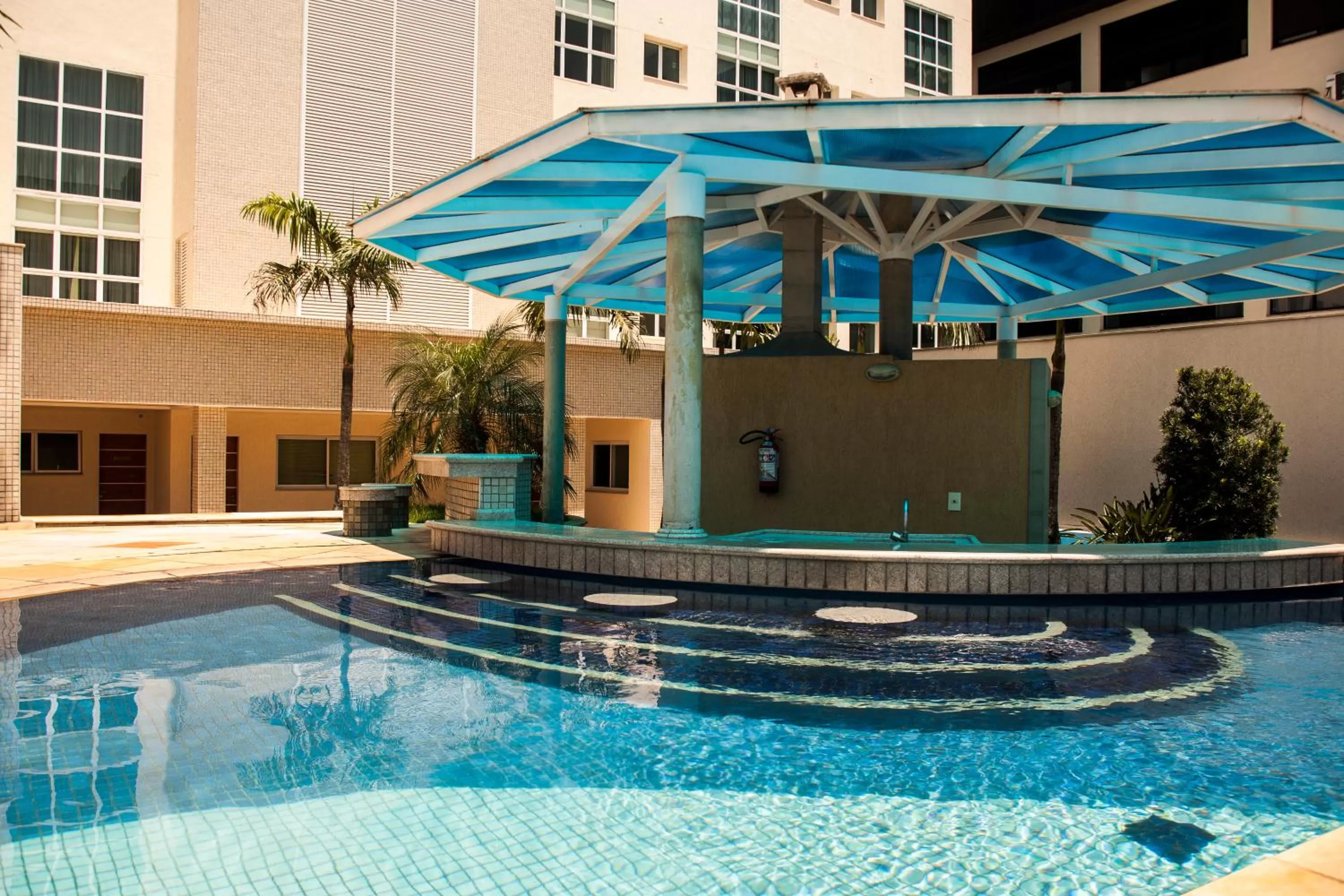 Swimming pool in Hotel City Hall