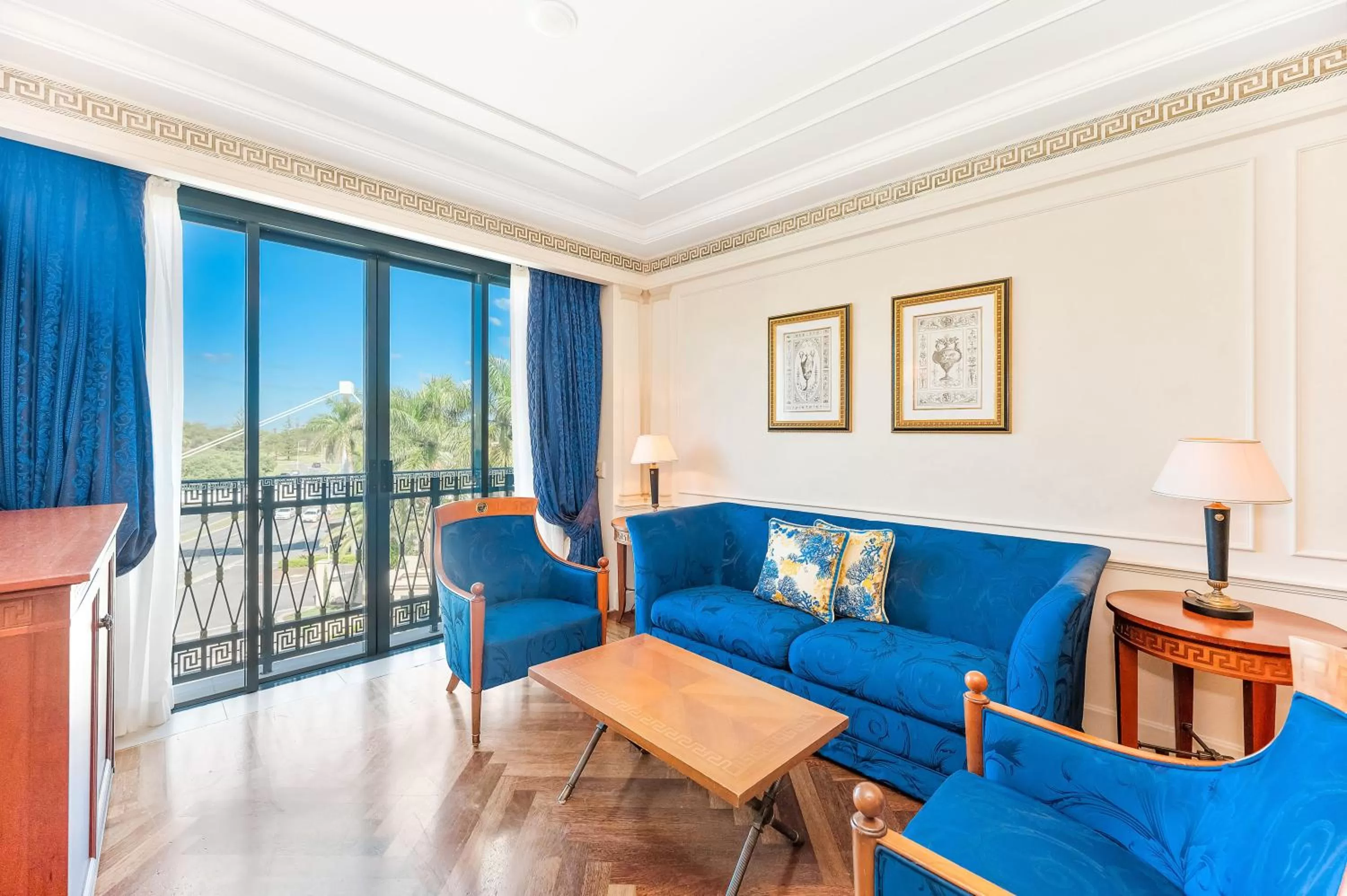 Living room in Imperial Hotel Gold Coast