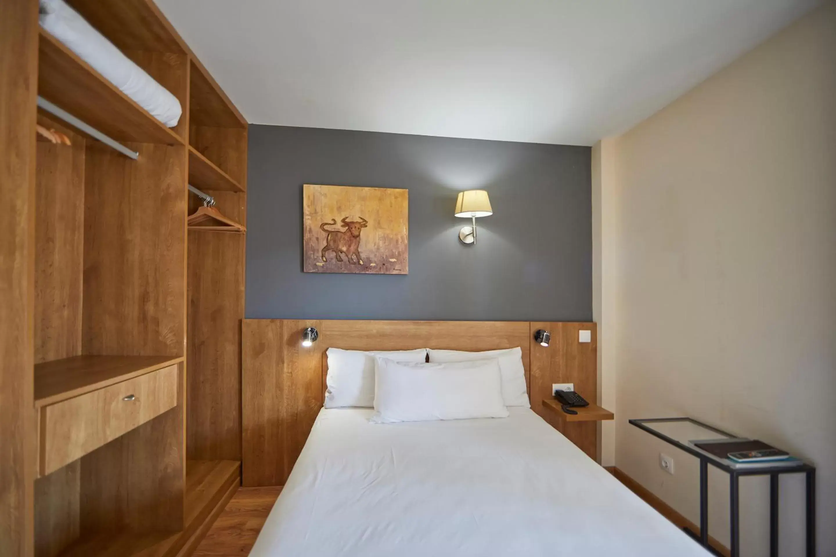 Photo of the whole room, Bed in Santa Ponsa Pins