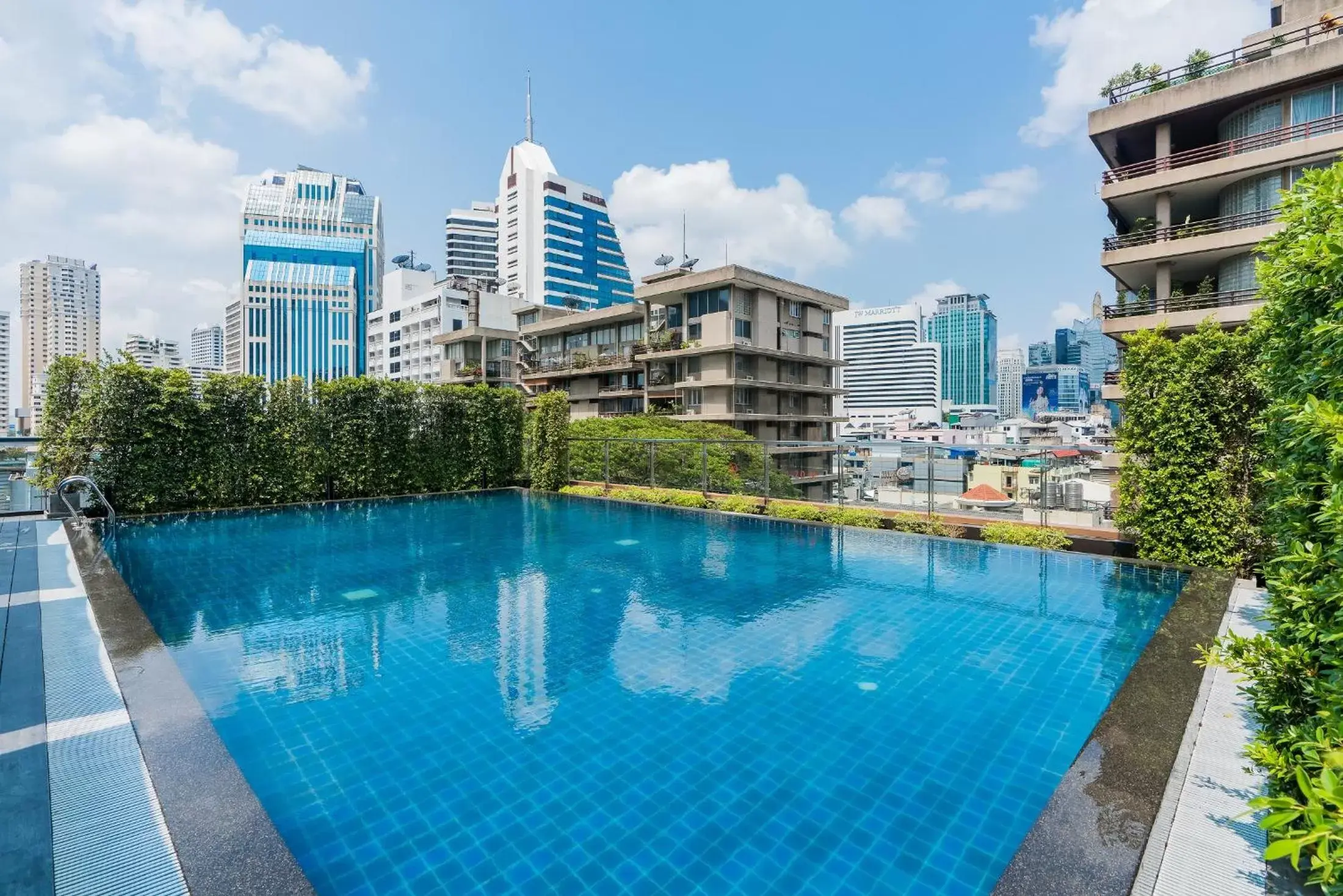 Pool view, Swimming Pool in The Key Premier Hotel Sukhumvit Bangkok