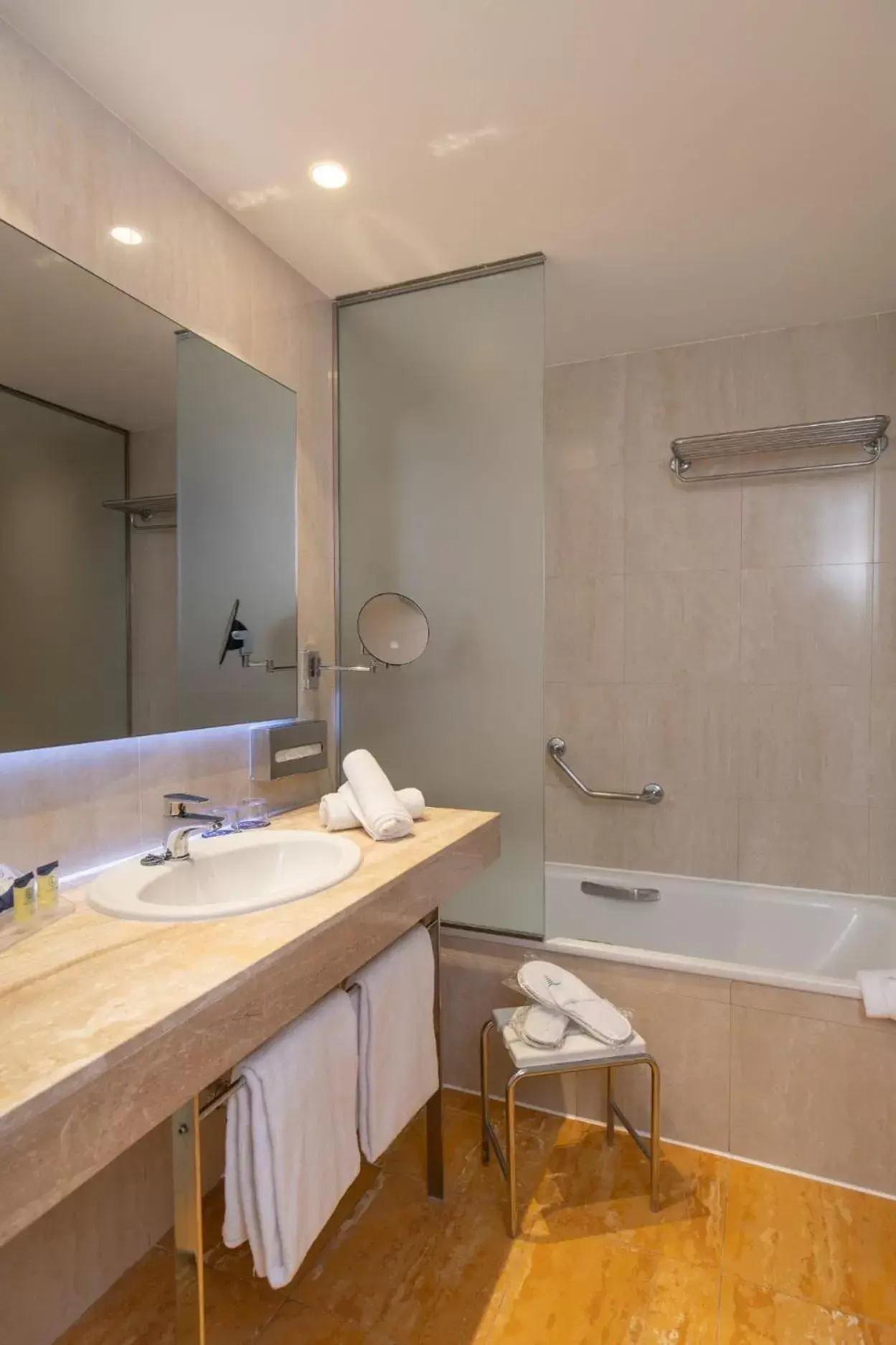Bath, Bathroom in Hotel BCL Levante Club & Spa - Only Adults Recomended