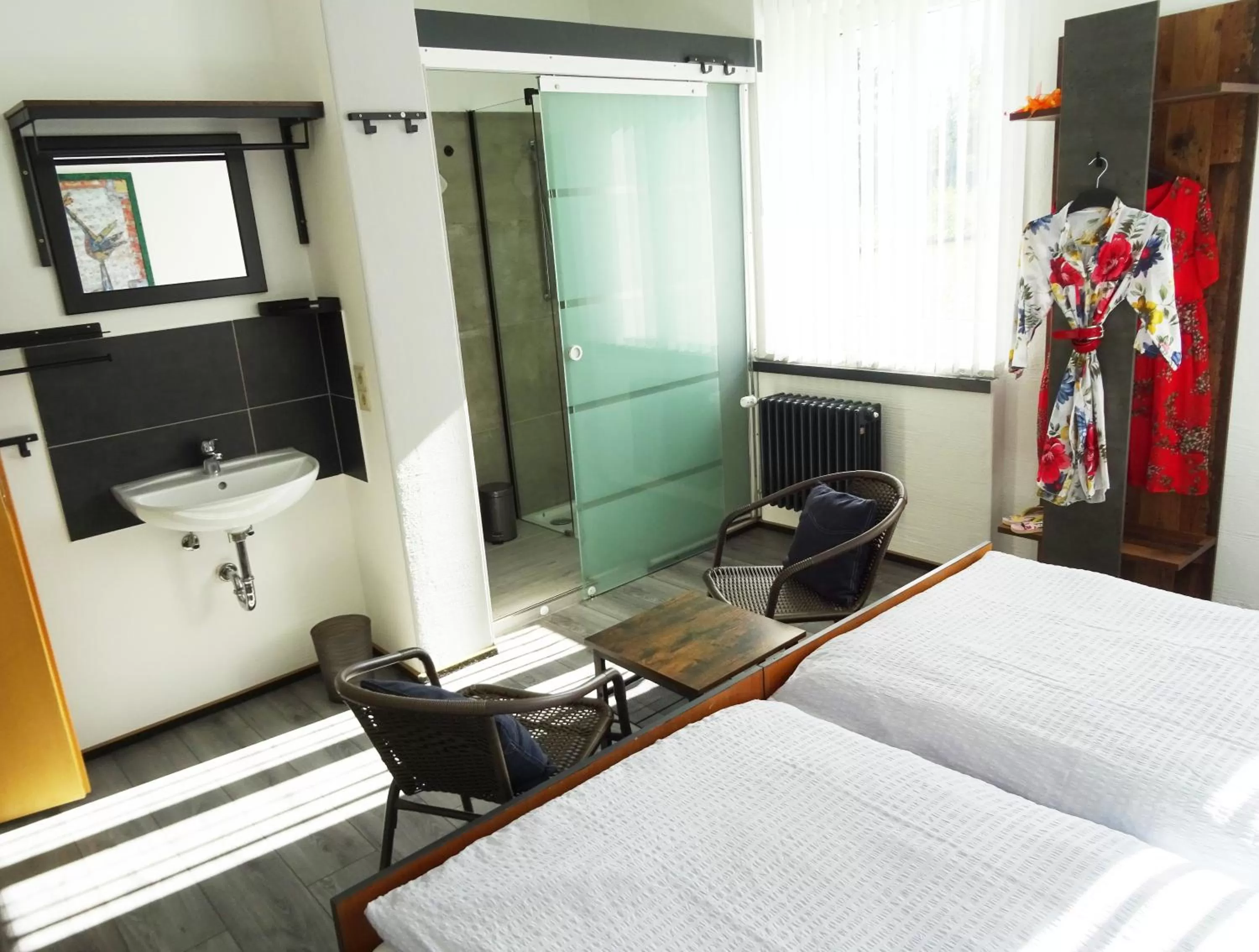 Bathroom, Bed in Eventhotel Ö - Cappuccino