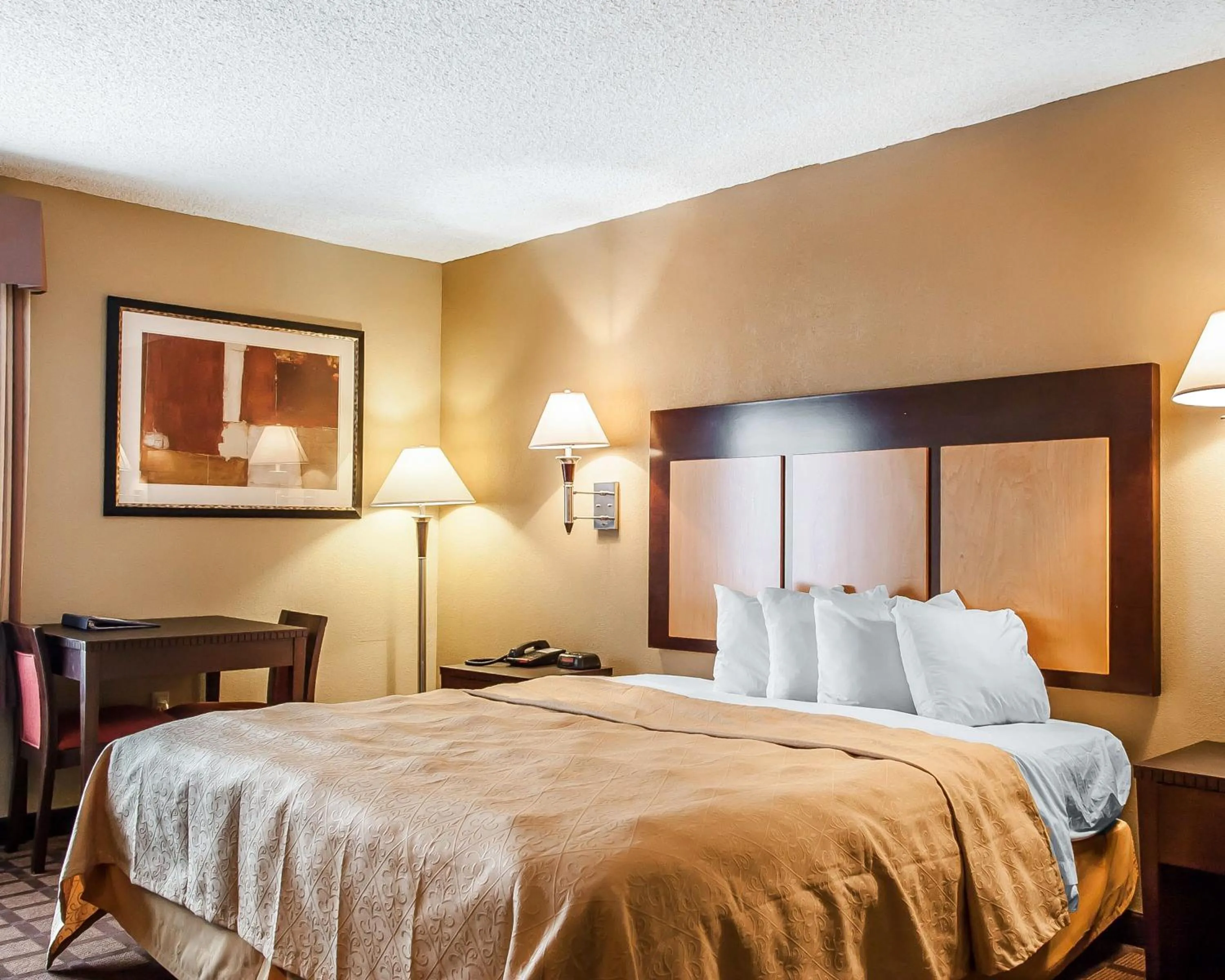 King Room - Smoking  in Quality Inn