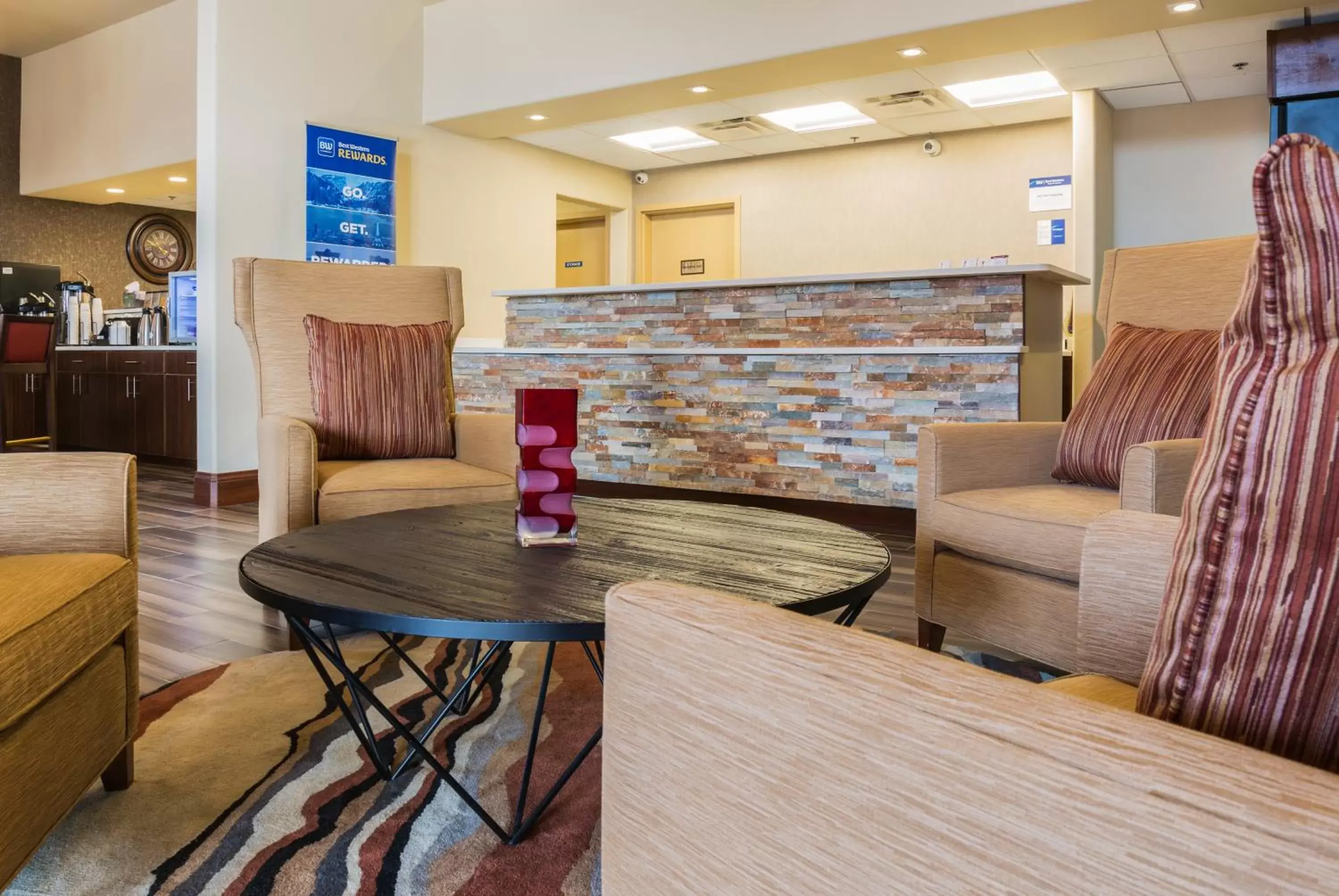 Lobby or reception in Best Western Plus Executive Suites Albuquerque