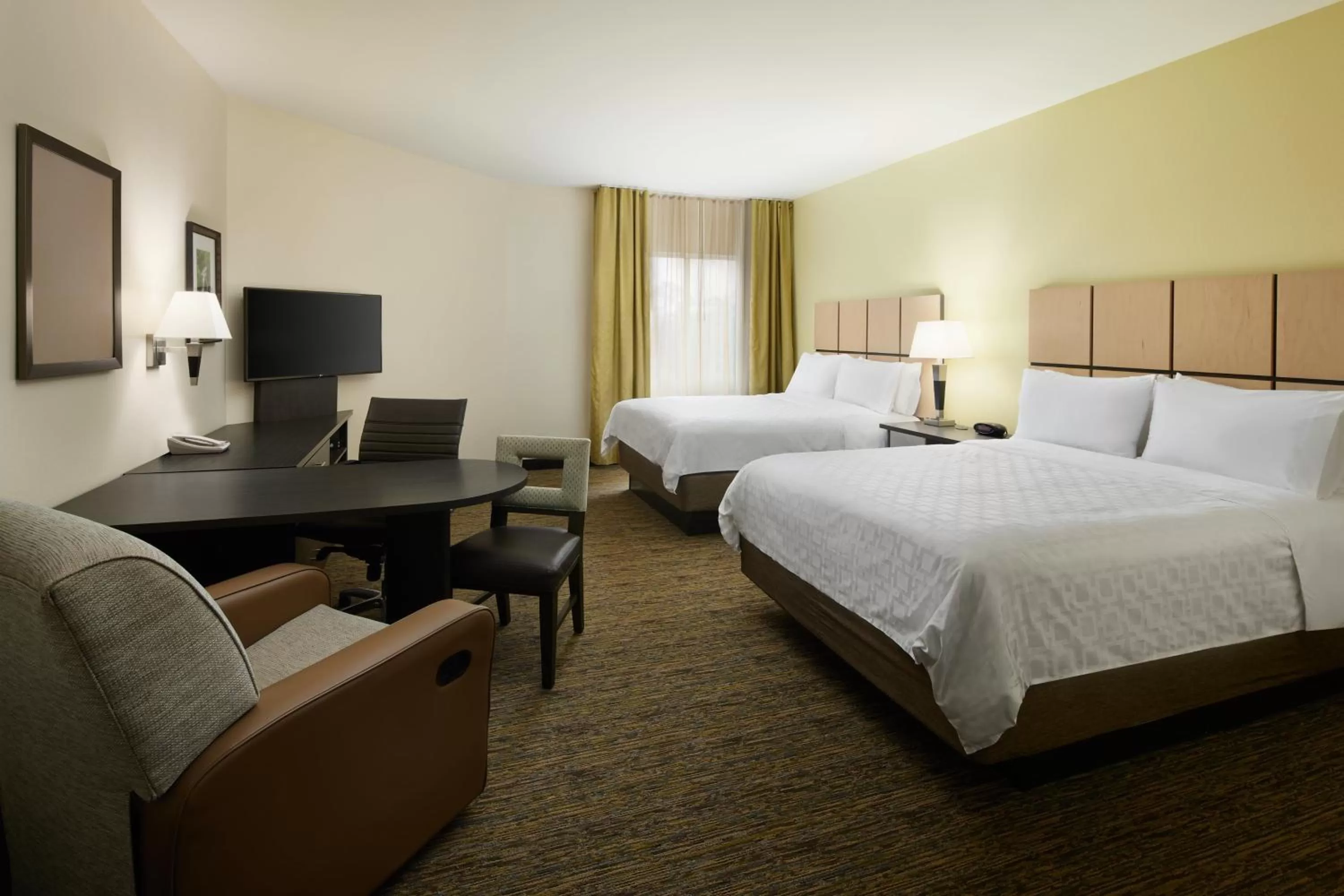 Photo of the whole room, Bed in Candlewood Suites Valdosta Mall by IHG
