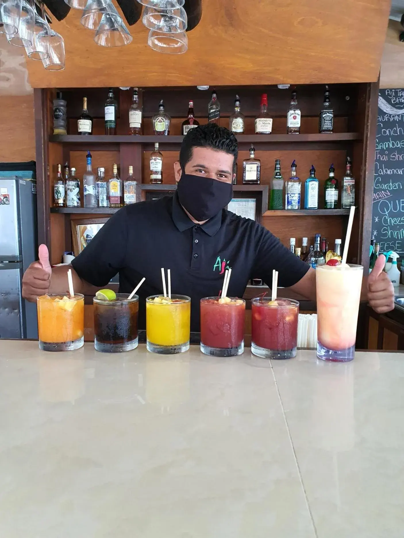 Lounge or bar in Bella Vista Resort Belize