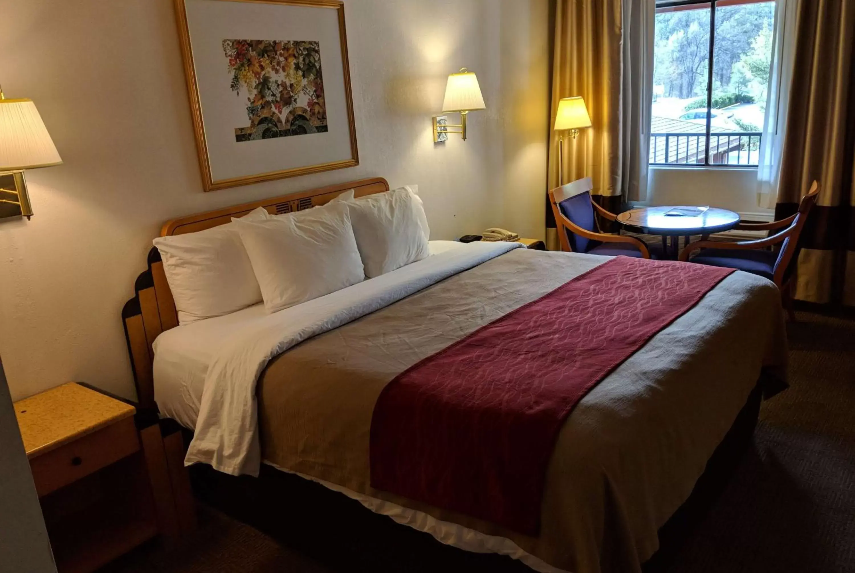Photo of the whole room, Bed in Days Inn by Wyndham Prescott