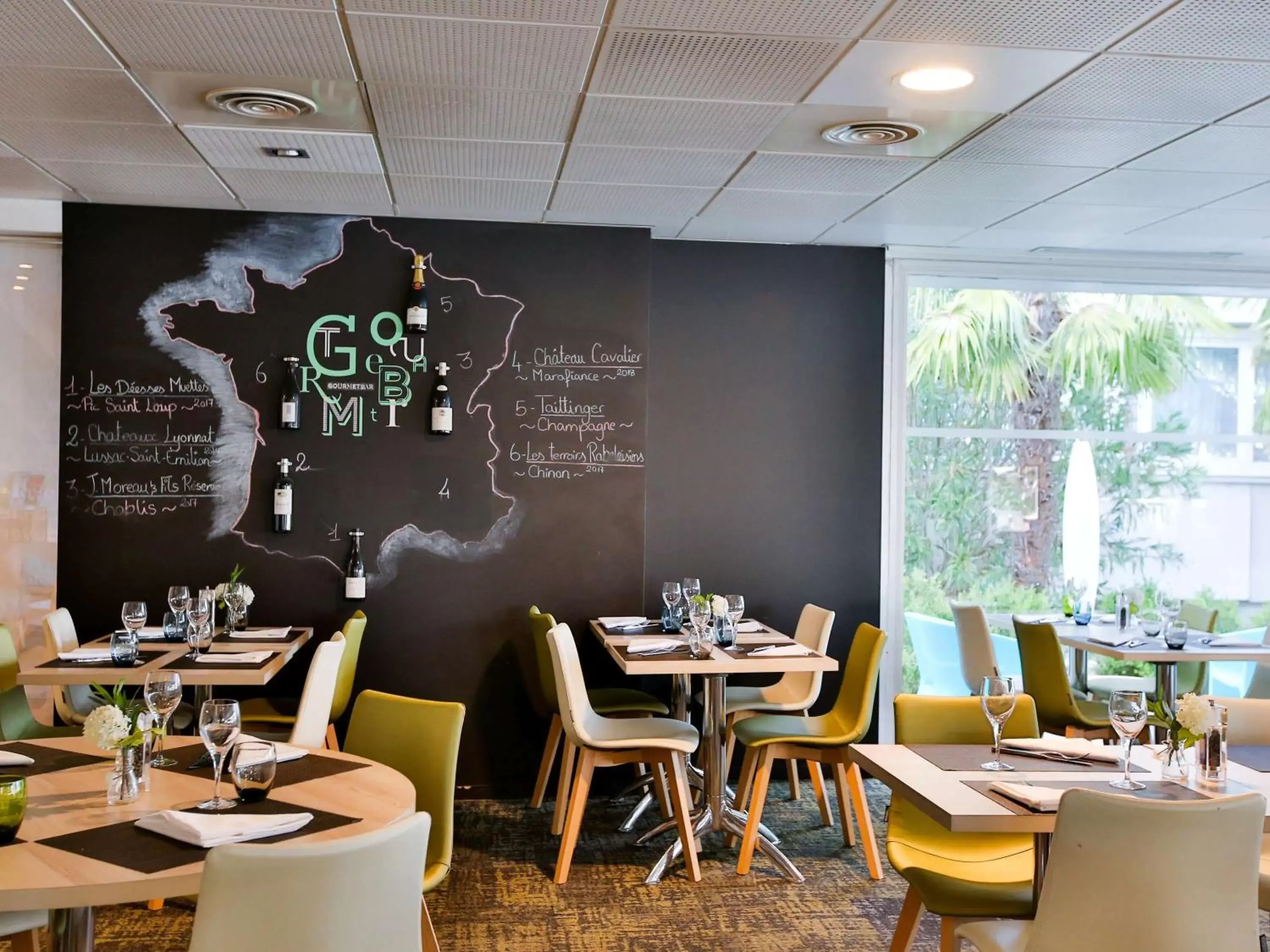 Property building, Restaurant/Places to Eat in Novotel Toulouse Purpan Aéroport