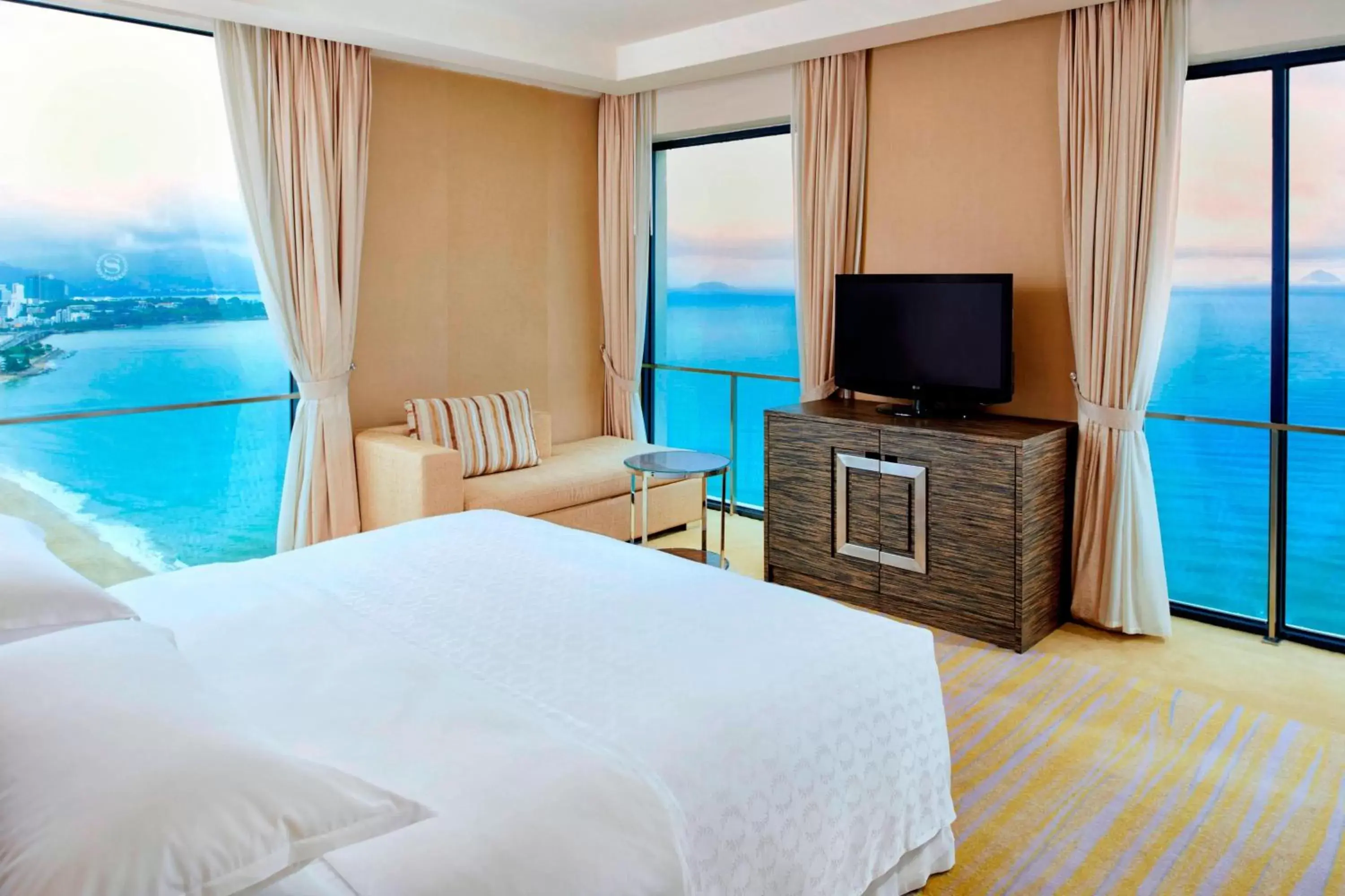 Bedroom, Sea View in Sheraton Nha Trang Hotel & Spa