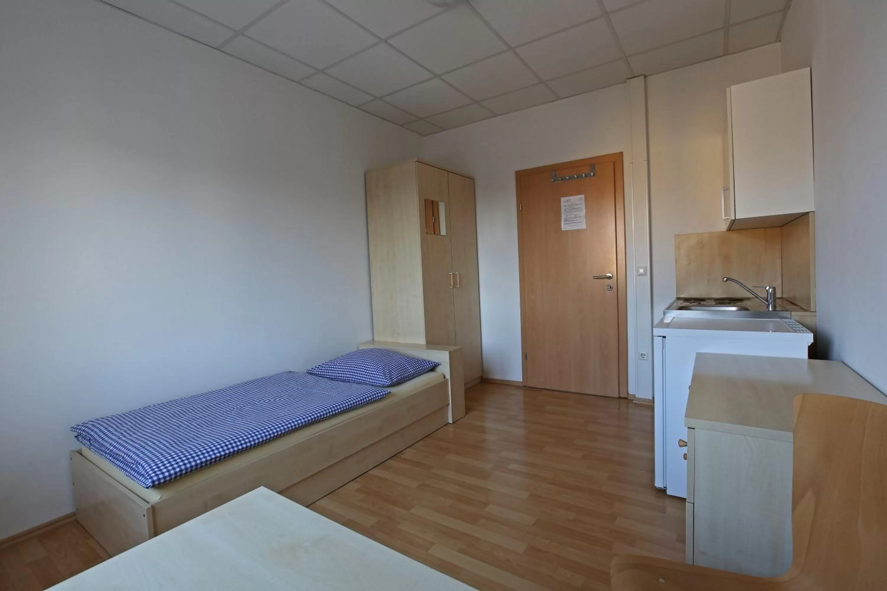 Budget Single Room in Montagehotel Living@Linz