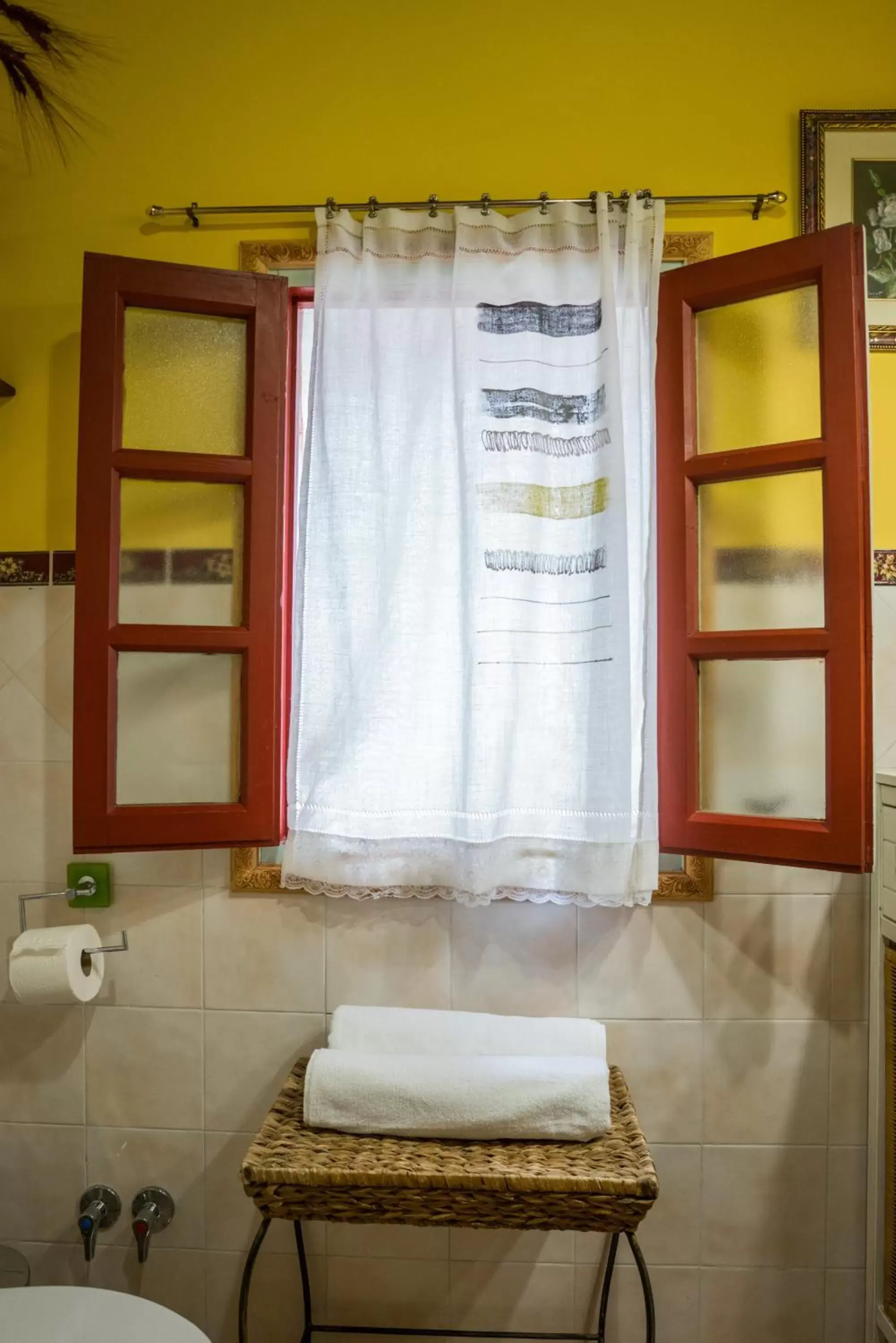 Bathroom in LA ALDABA, antigua casa de labor