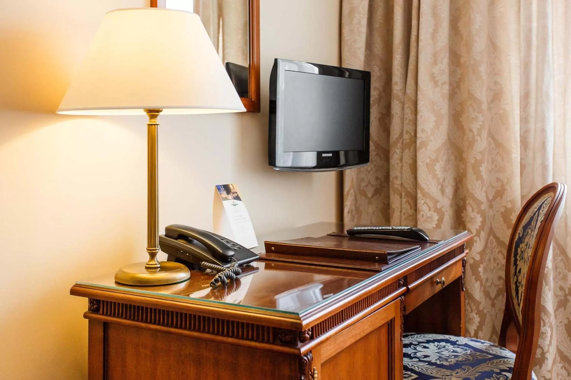 TV and multimedia in Hotel Duo Spa