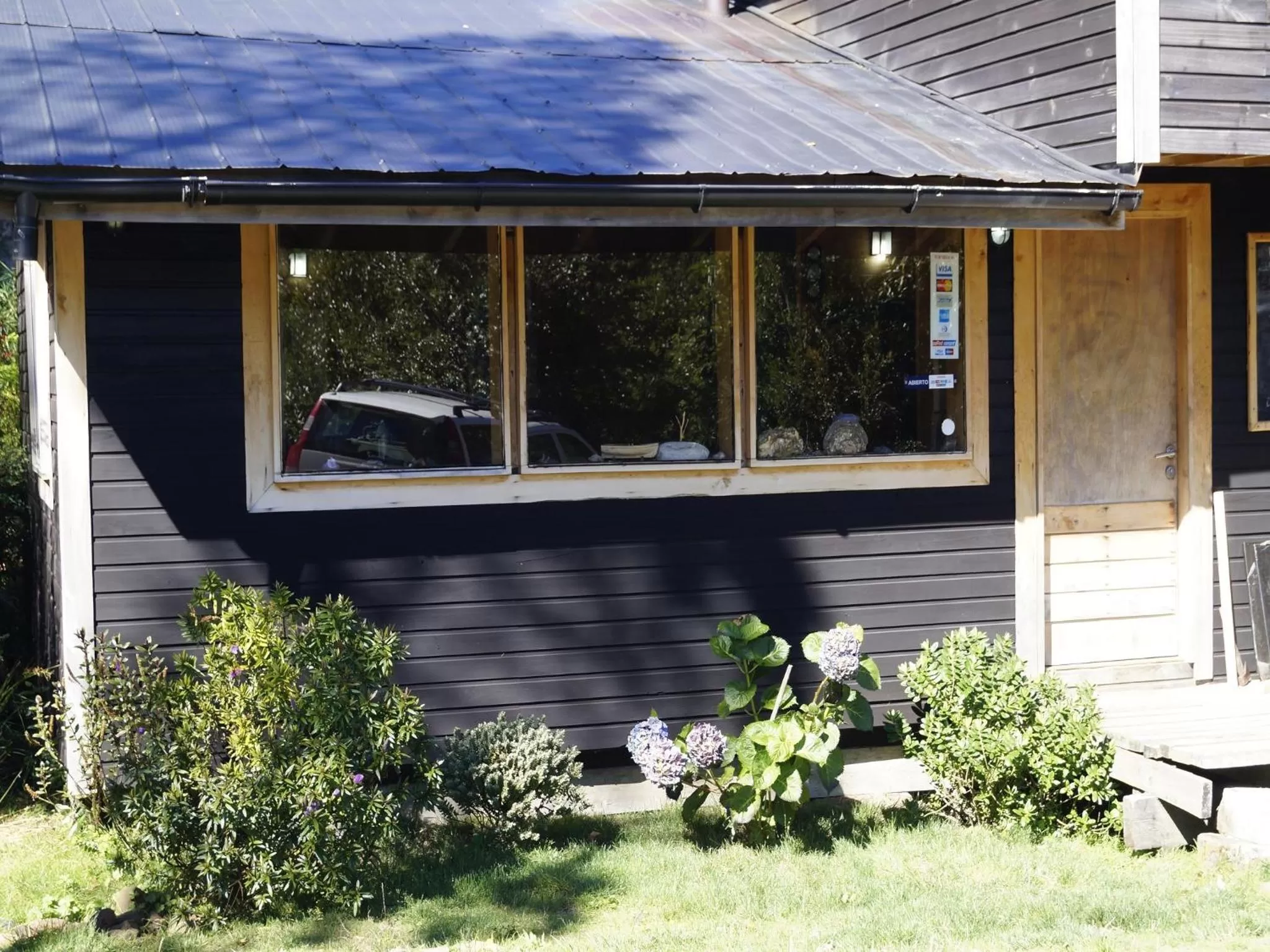 Facade/entrance in Posada de Expediciones Kahuel