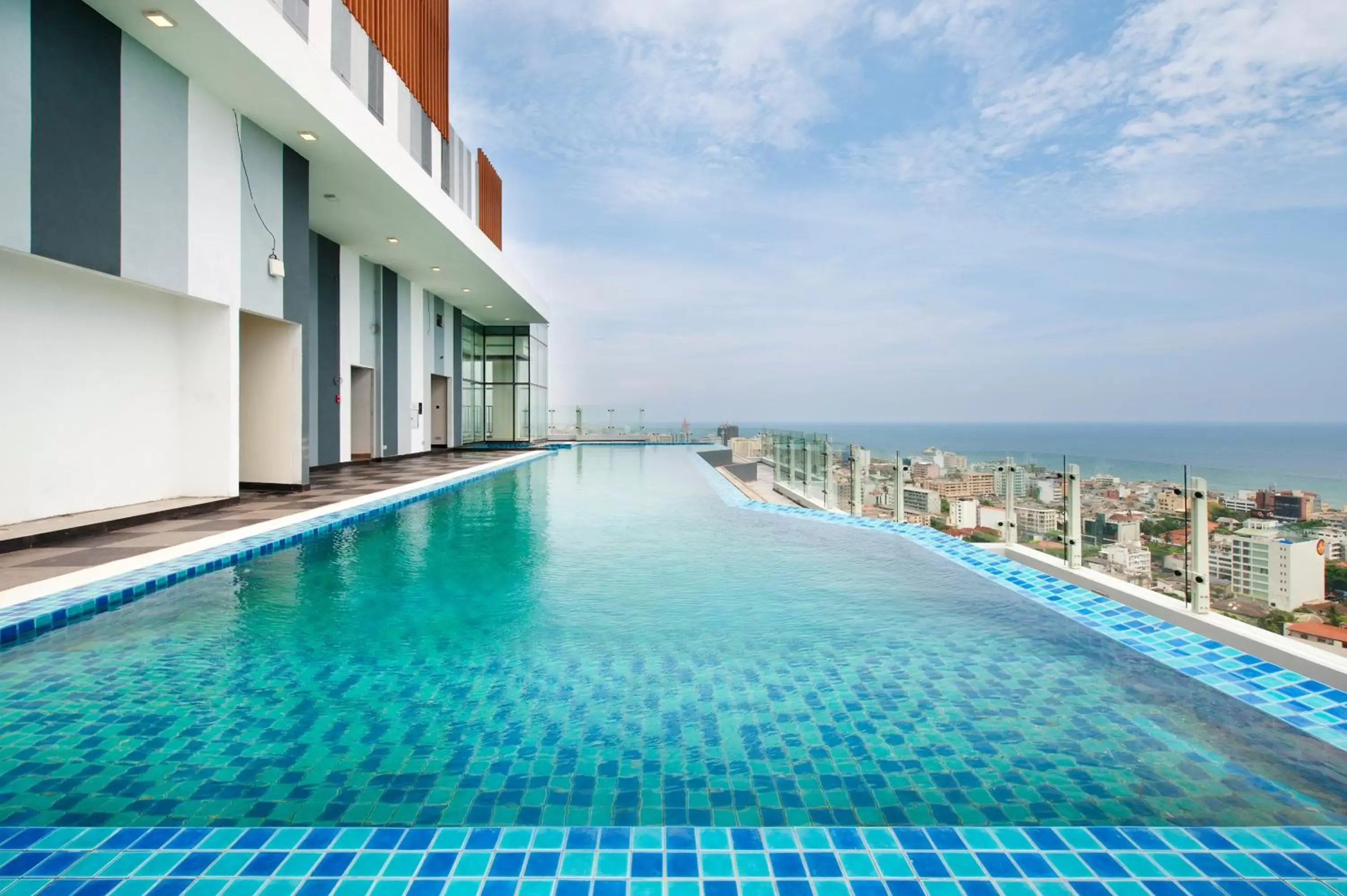 Day, Swimming Pool in Cinnamon Red Colombo