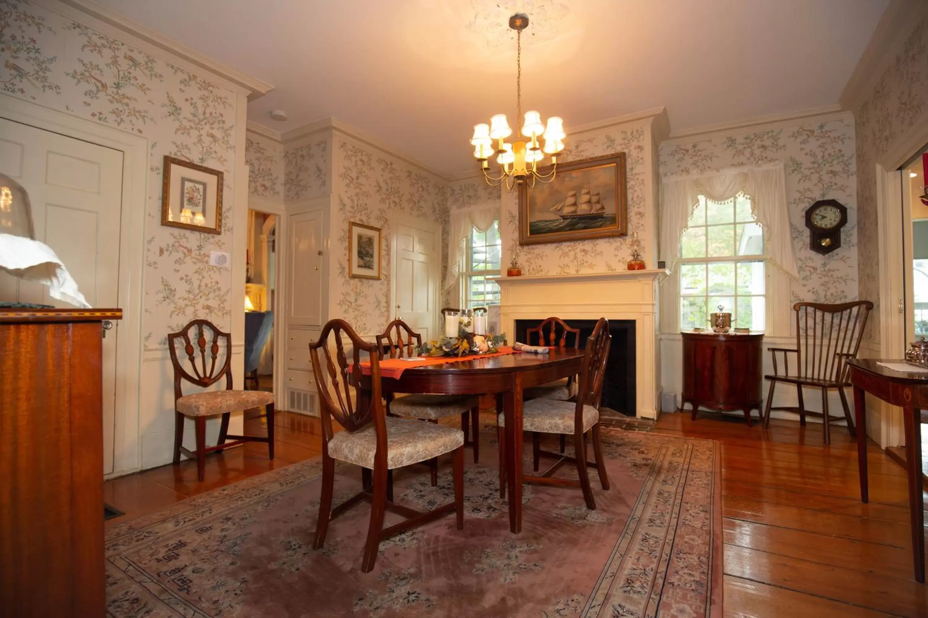 Seating area, Dining Area in Clark Currier Inn