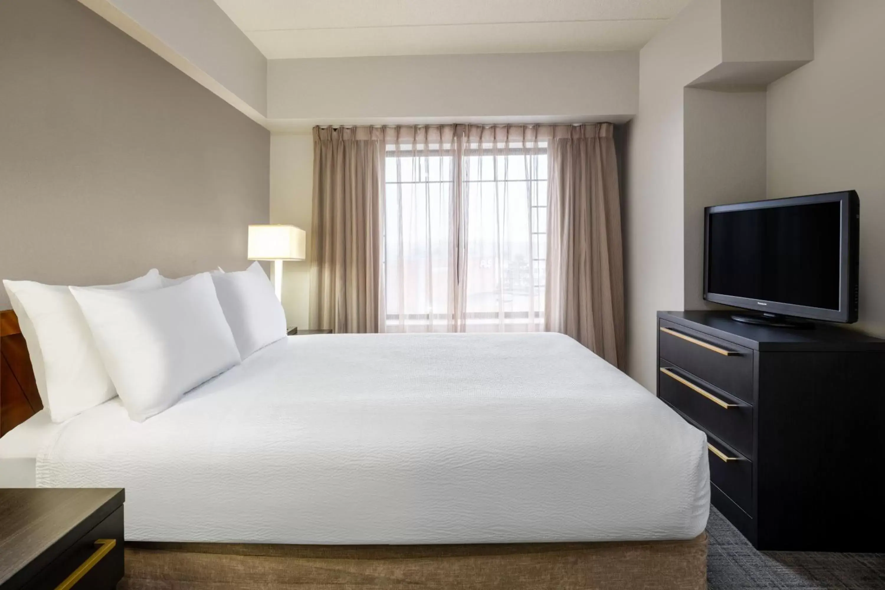 Bedroom, Bed in Residence Inn by Marriott Chicago Oak Brook