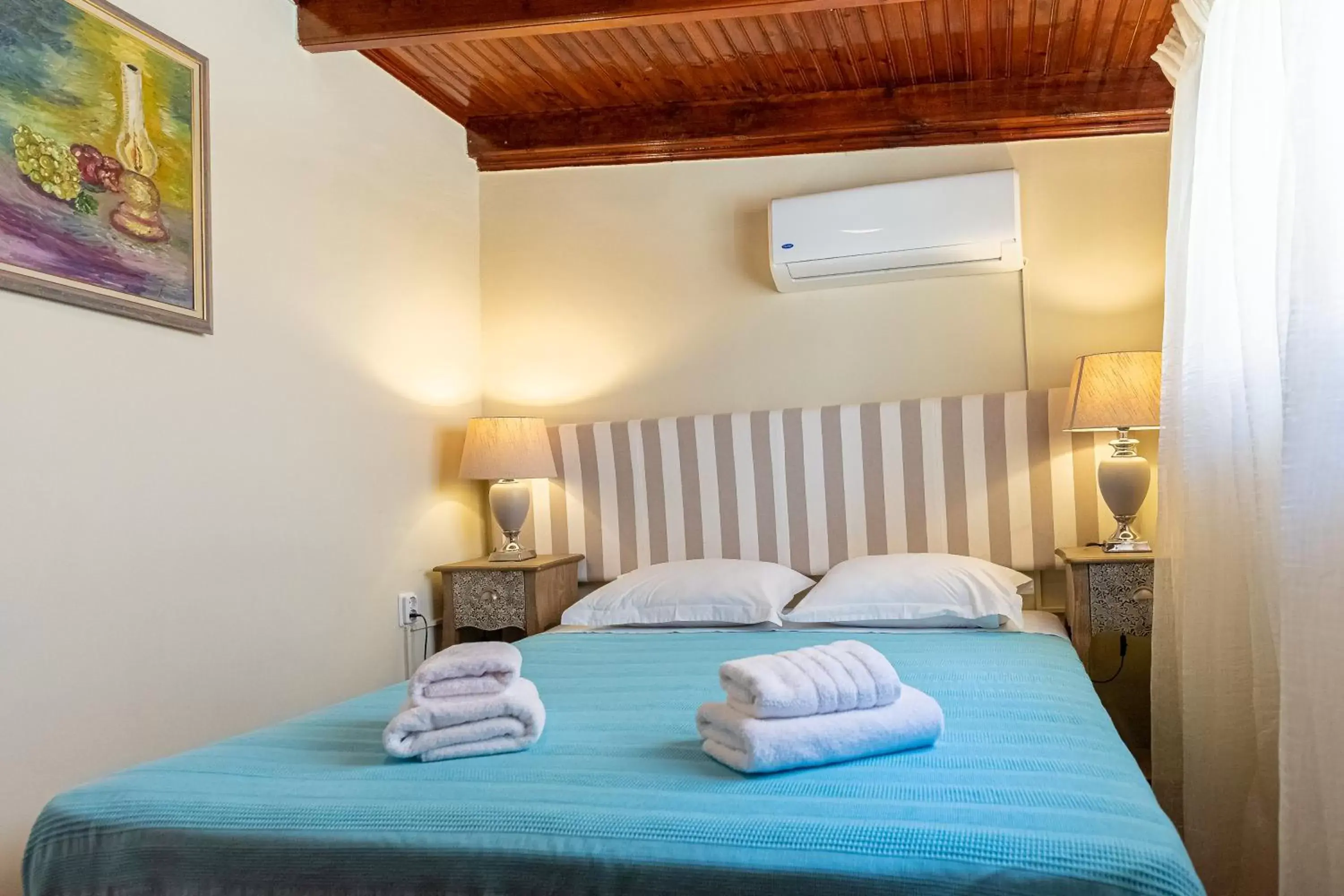 Quadruple Room in Apartments Tina FREE transfer from-to the airport Quadruple Room in Apartments Tina FREE transfer from-to the airport