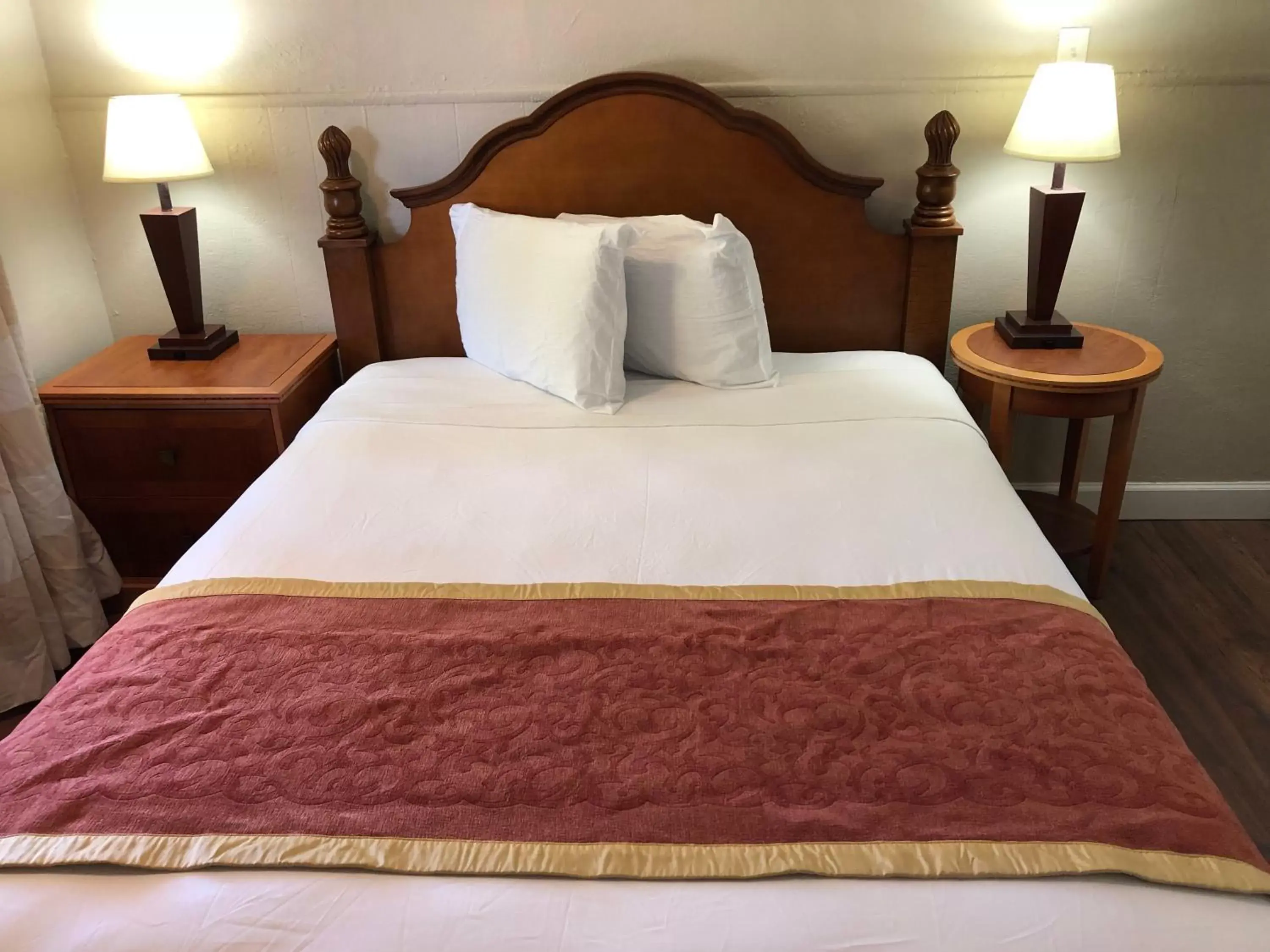 Bed in Ocala Cove Motel