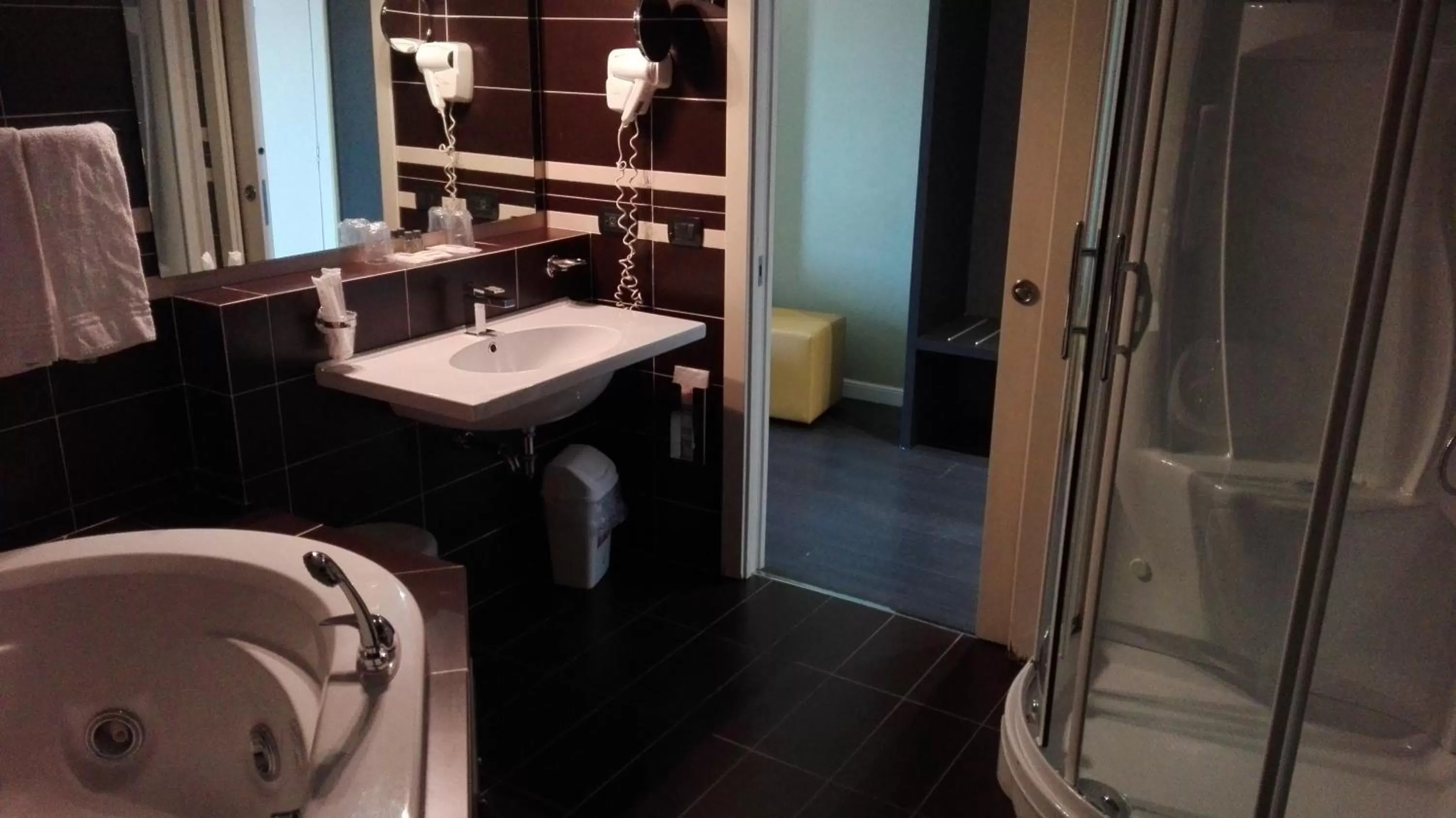 Shower in Hotel D120