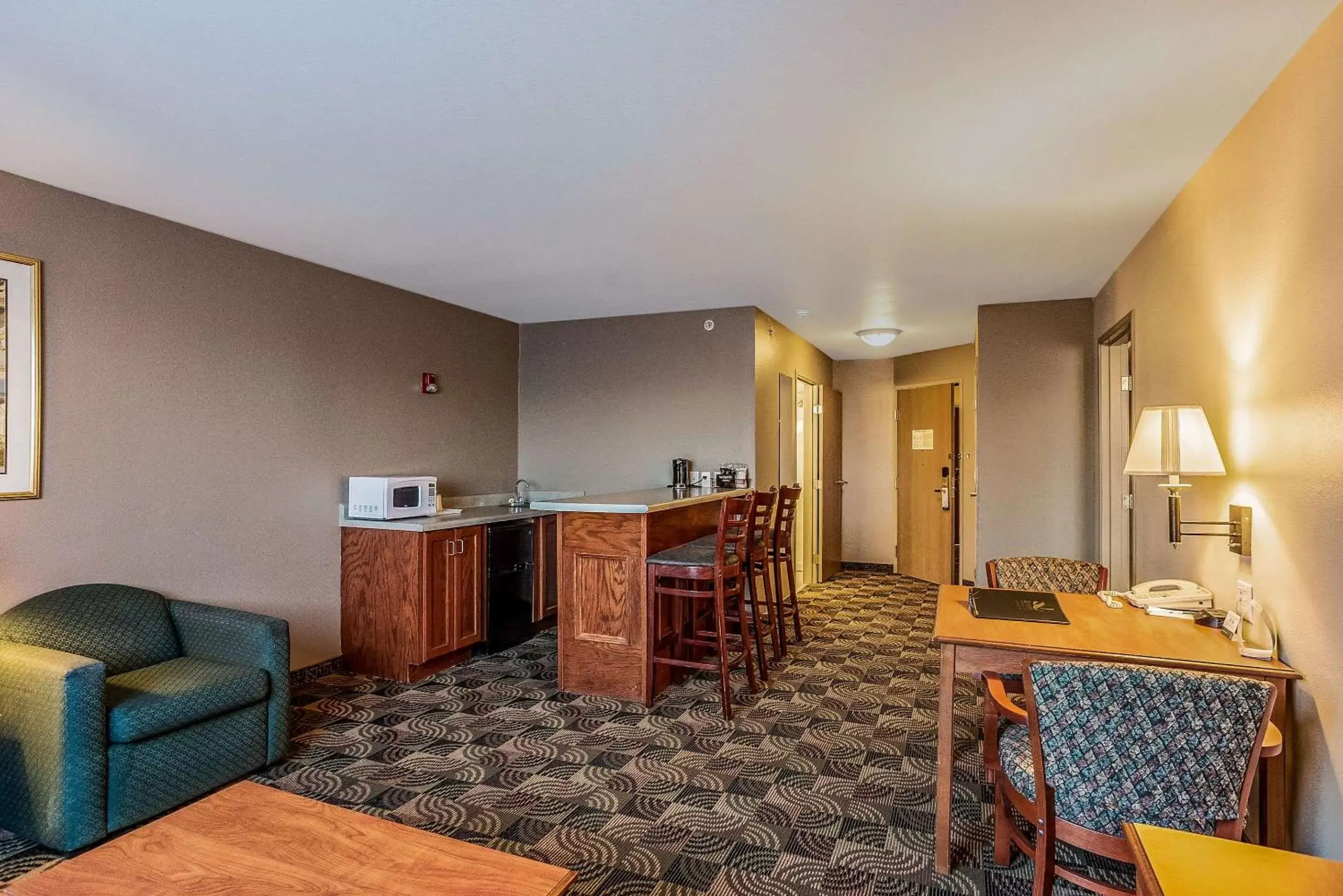 Bedroom, Seating Area in Quality Inn & Suites Hannibal