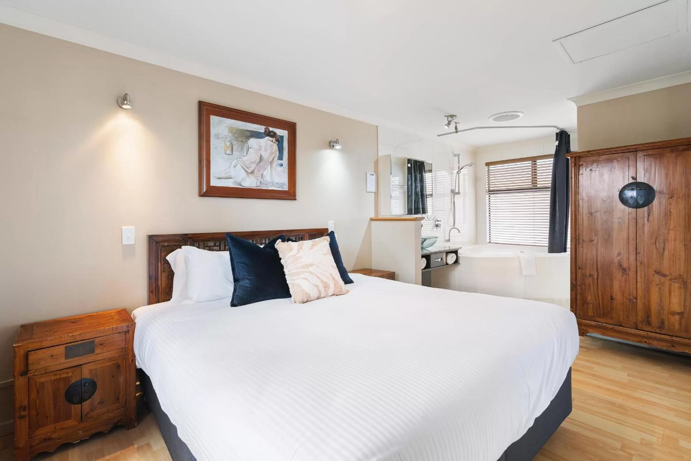 Bed in Bay Village Dunsborough