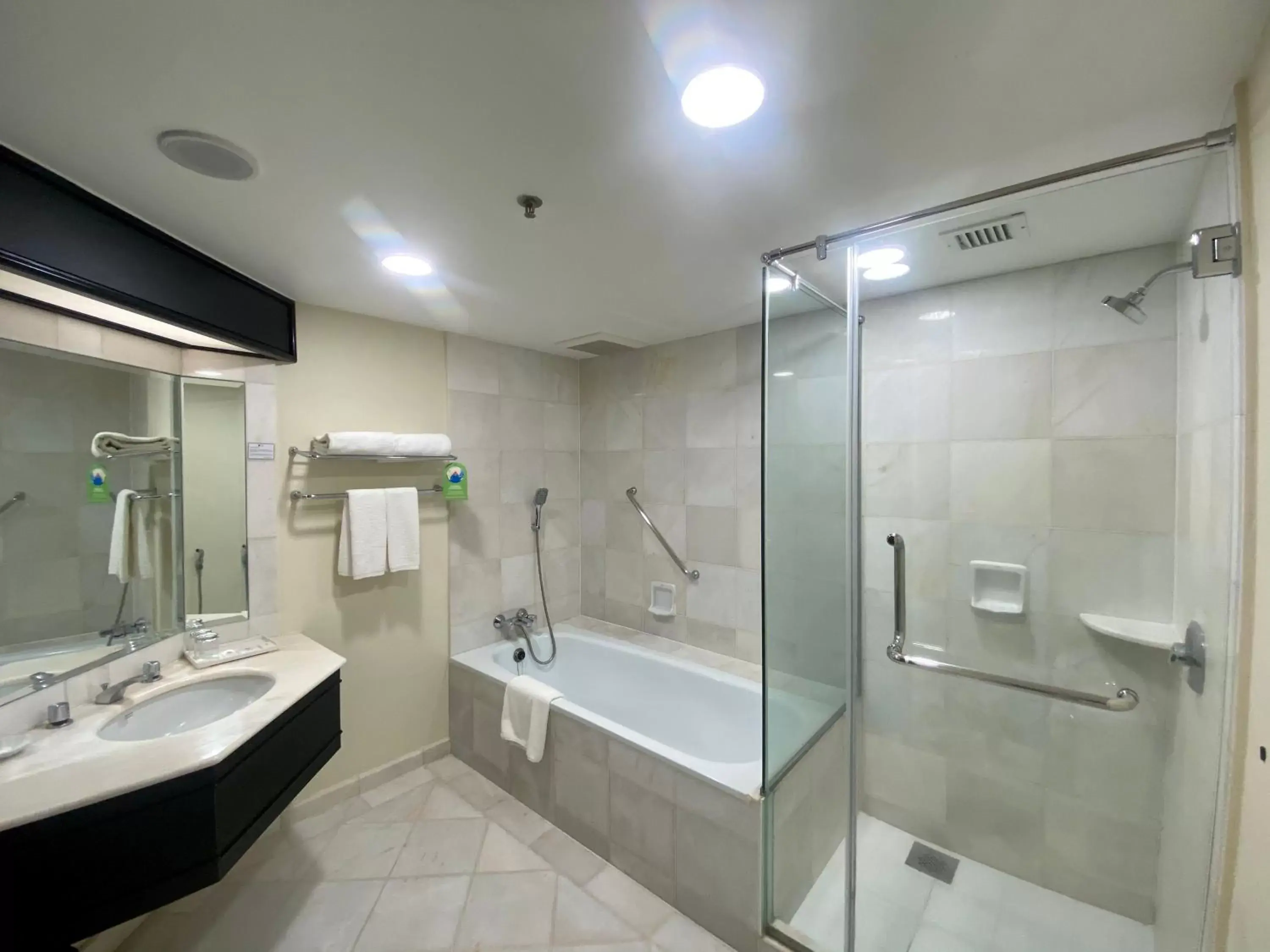 Shower, Bathroom in Sabah Hotel