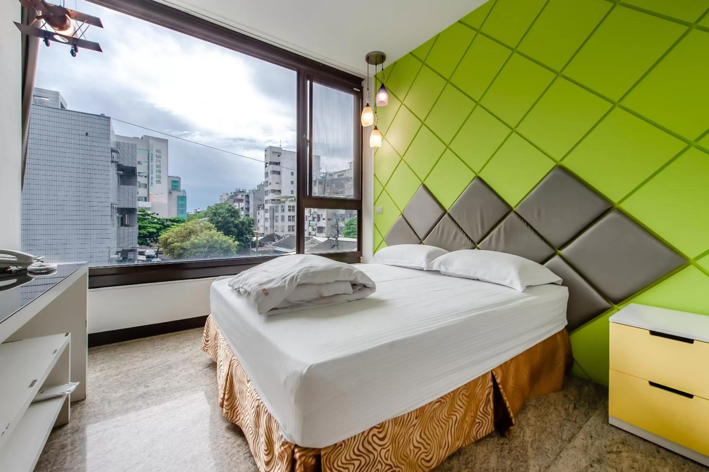 Photo of the whole room, Bed in lightness Station Inn Photo of the whole room, Bed in lightness Station Inn