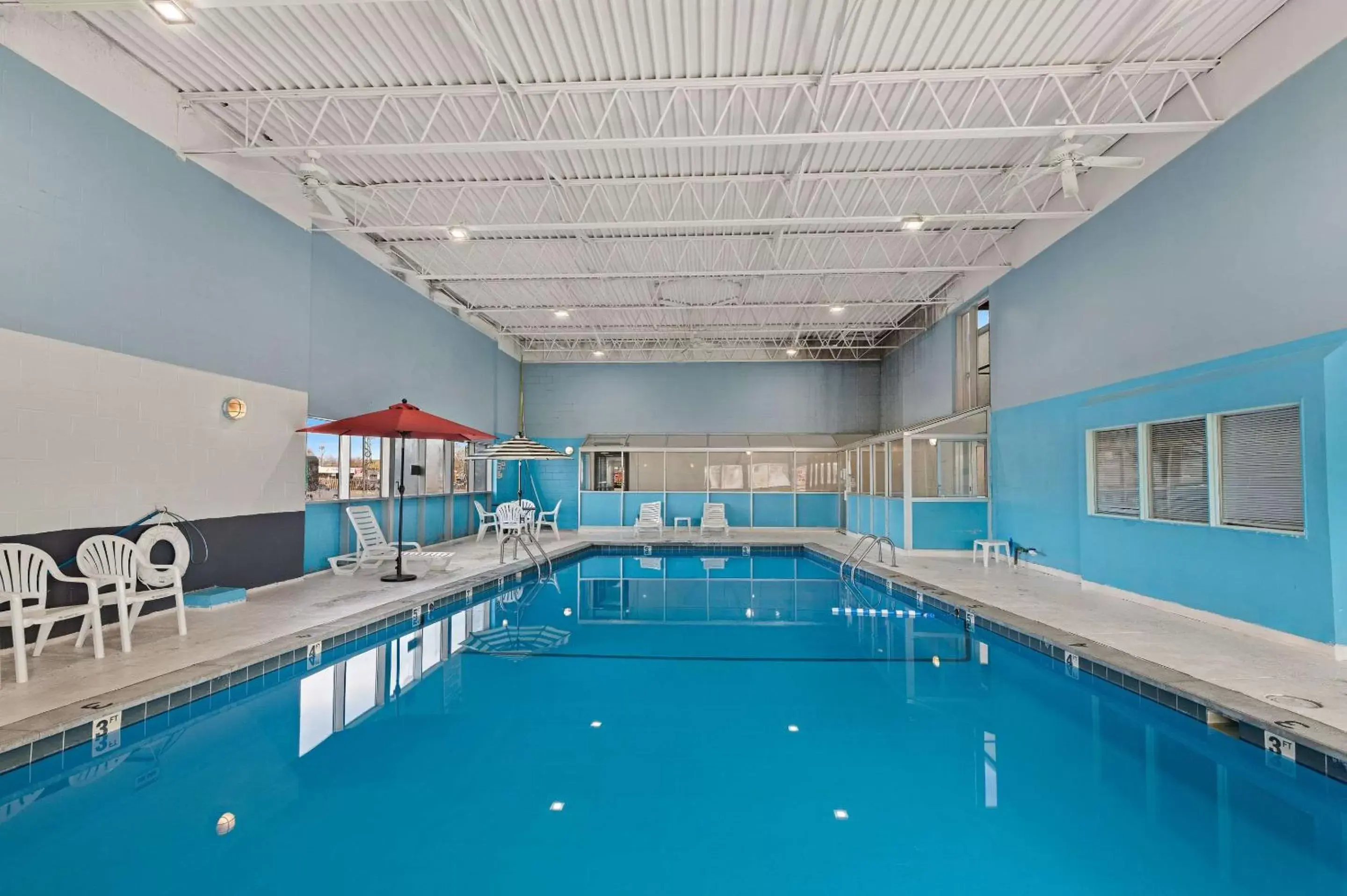 Swimming pool in Quality Inn & Suites Council Bluffs - Omaha East Swimming pool in Quality Inn & Suites Council Bluffs - Omaha East
