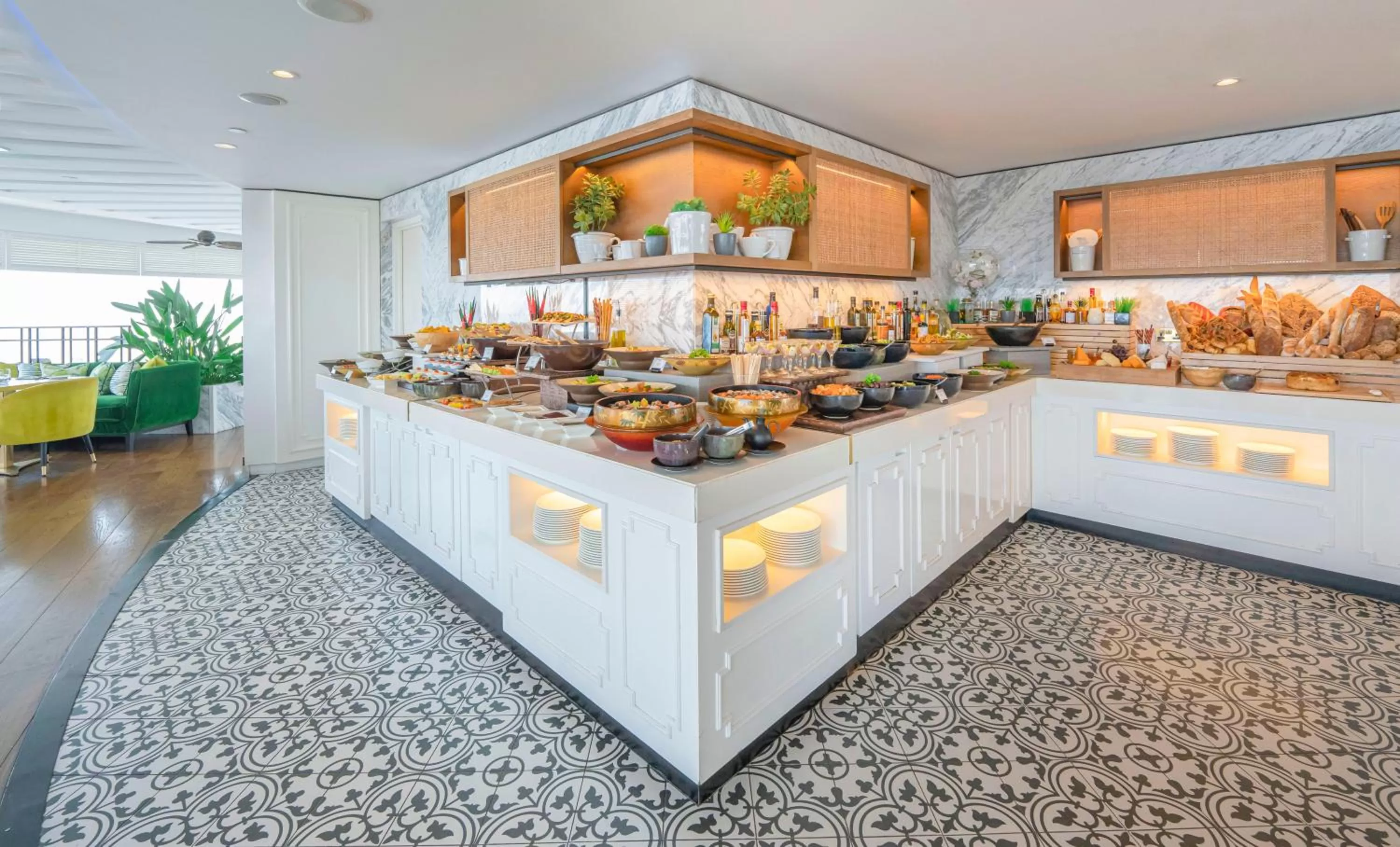 Restaurant/places to eat in Hyatt Regency Dubai - Corniche