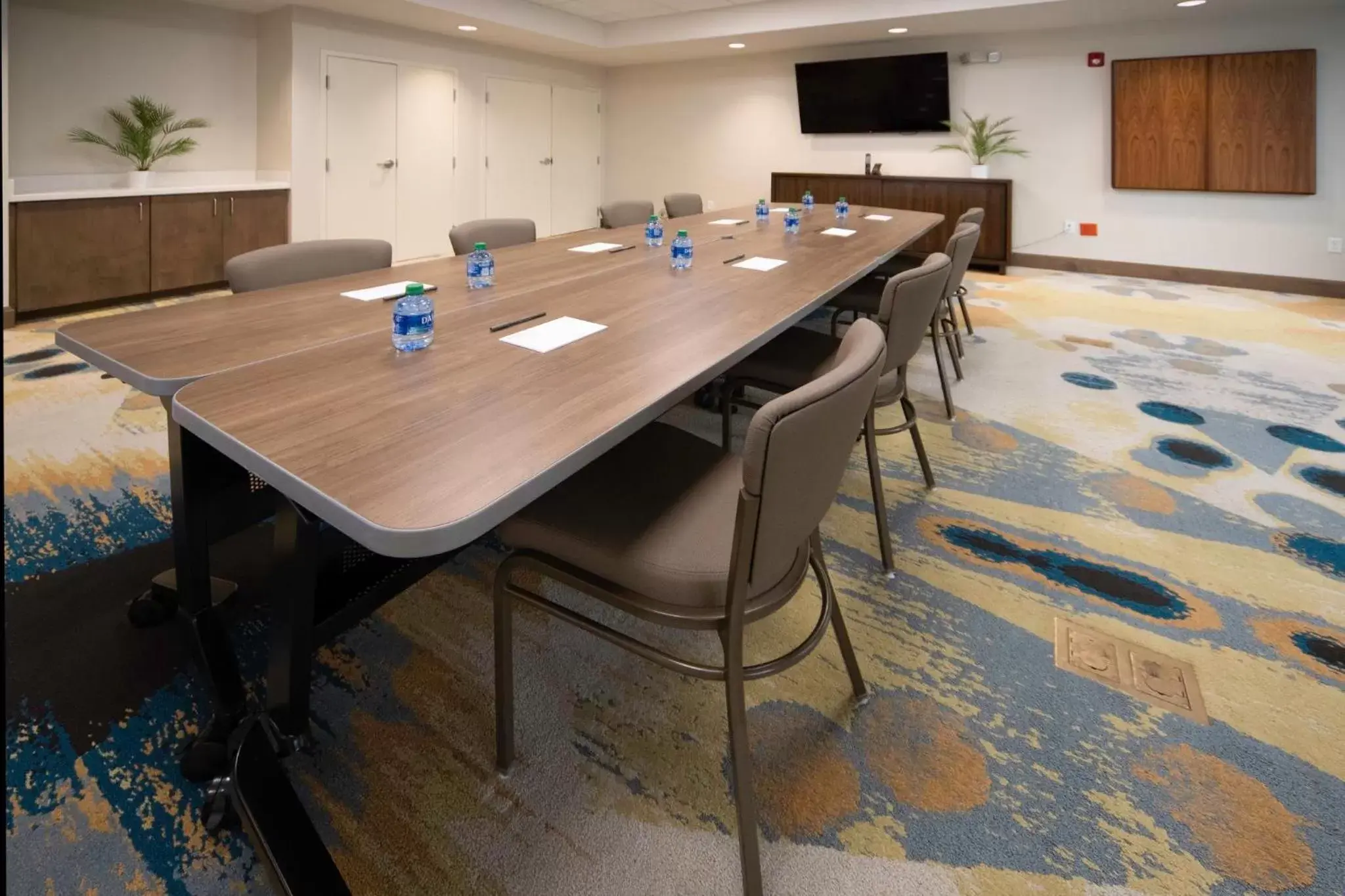 Meeting/conference room in Staybridge Suites - Summerville, an IHG Hotel