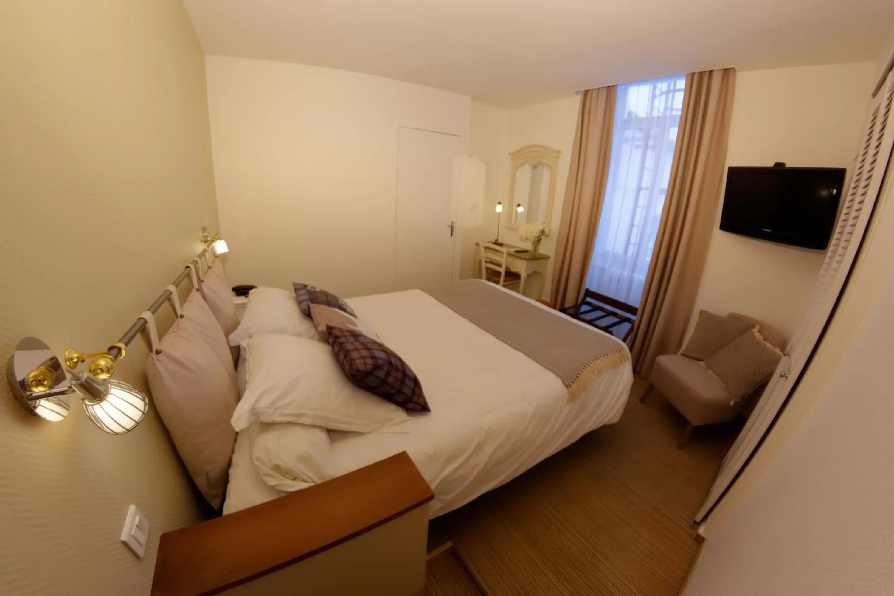 Bed in Hôtel Moderna