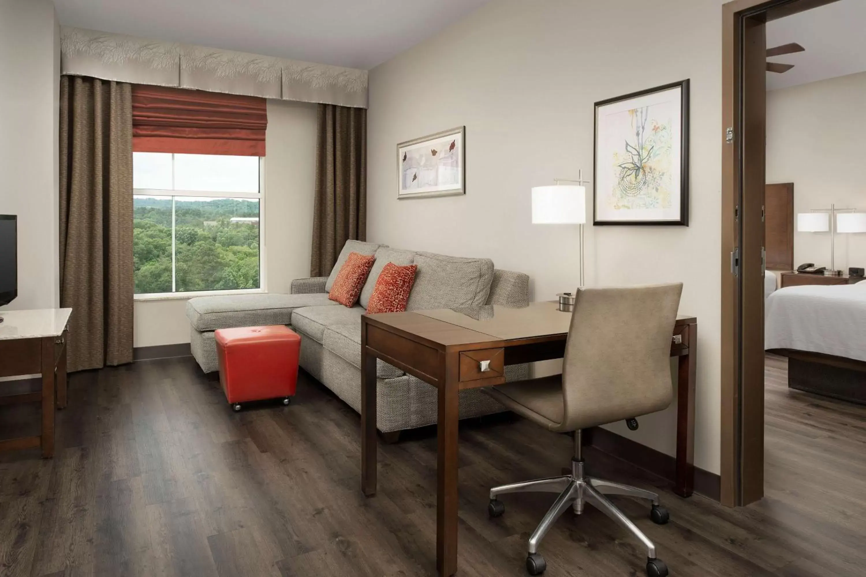 Living room, Bed in Embassy Suites by Hilton Birmingham Hoover Living room, Bed in Embassy Suites by Hilton Birmingham Hoover