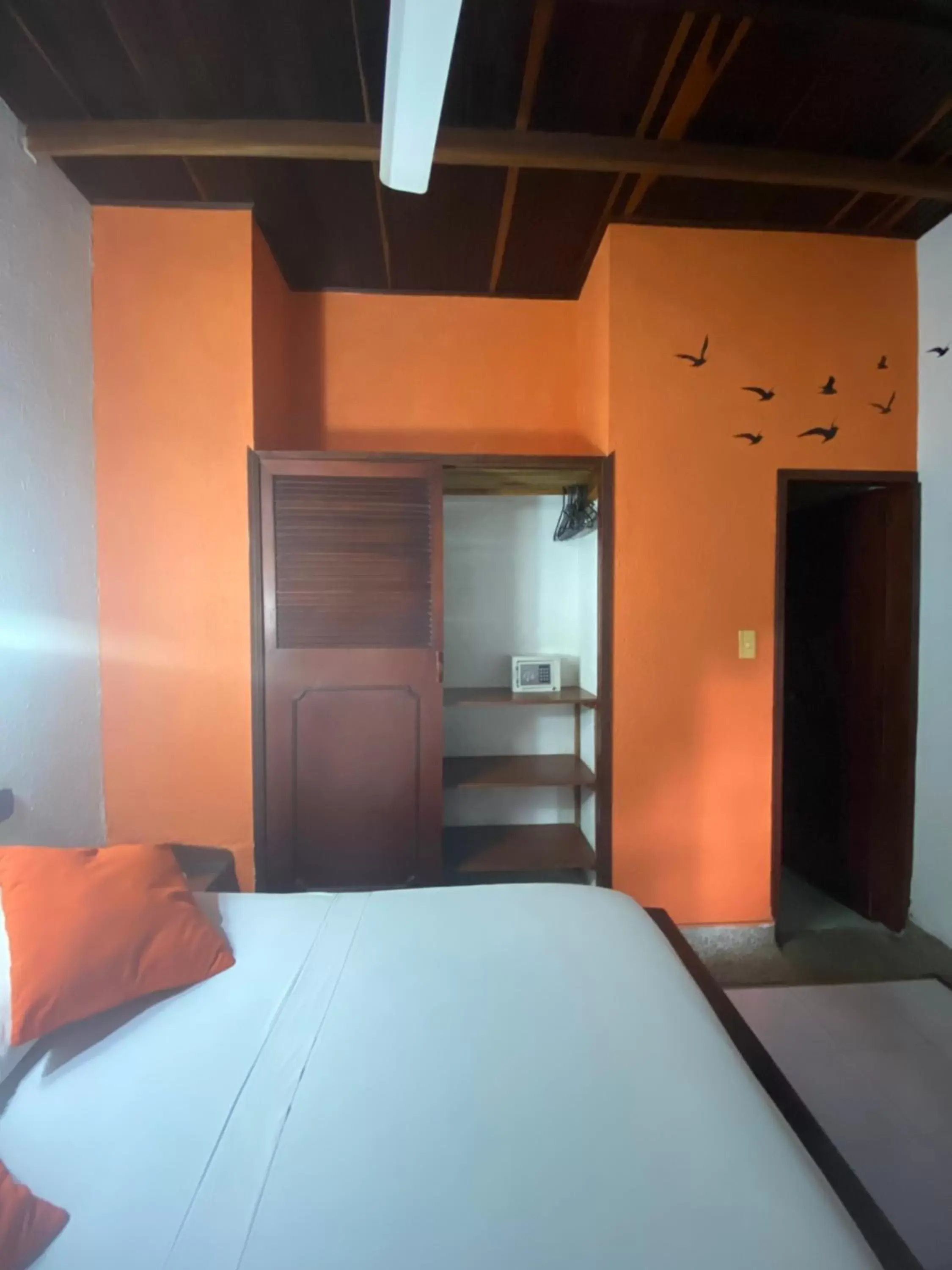 wardrobe, Bed in Hotel Nueva Granada