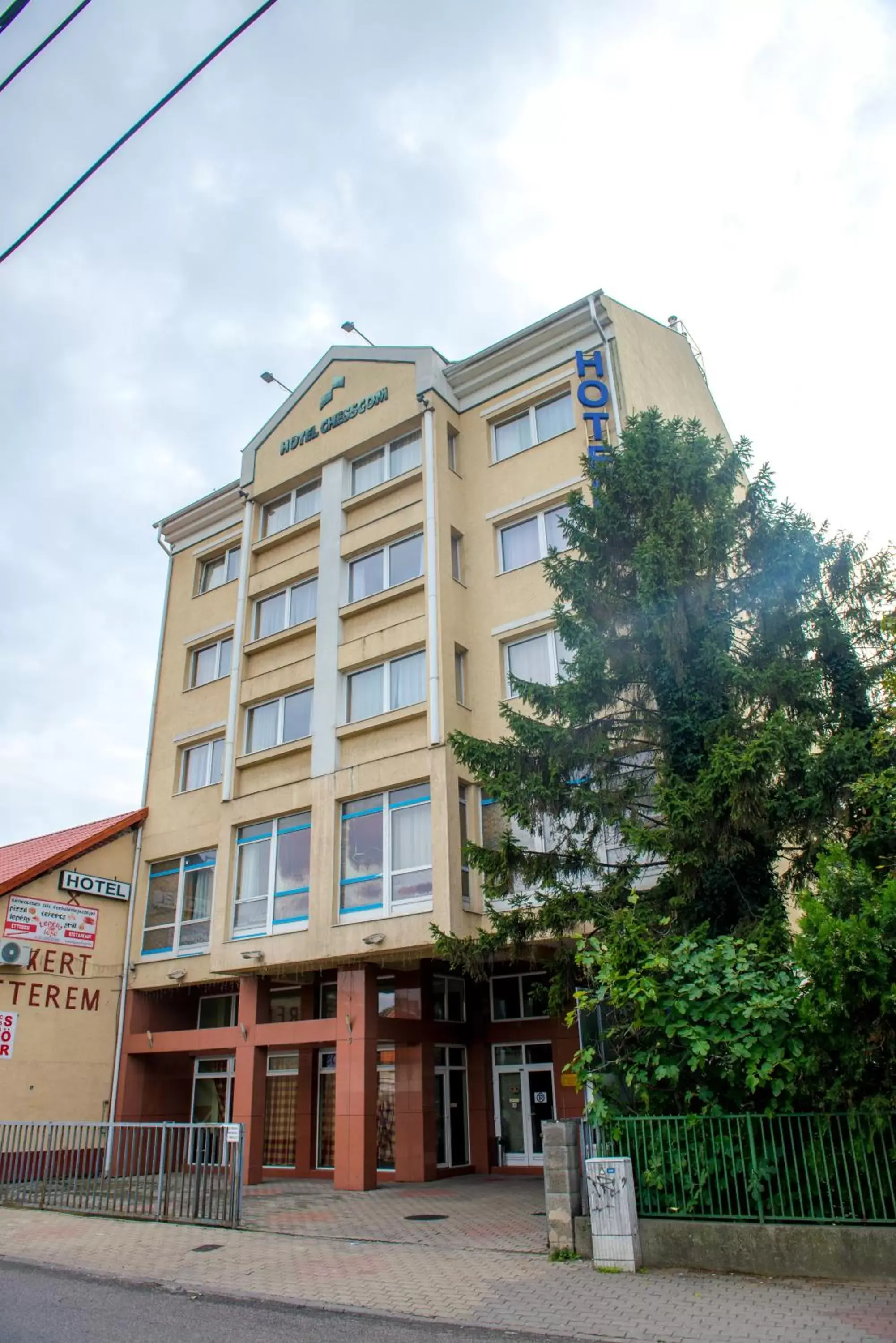 Facade/entrance, Property Building in Hotel Chesscom