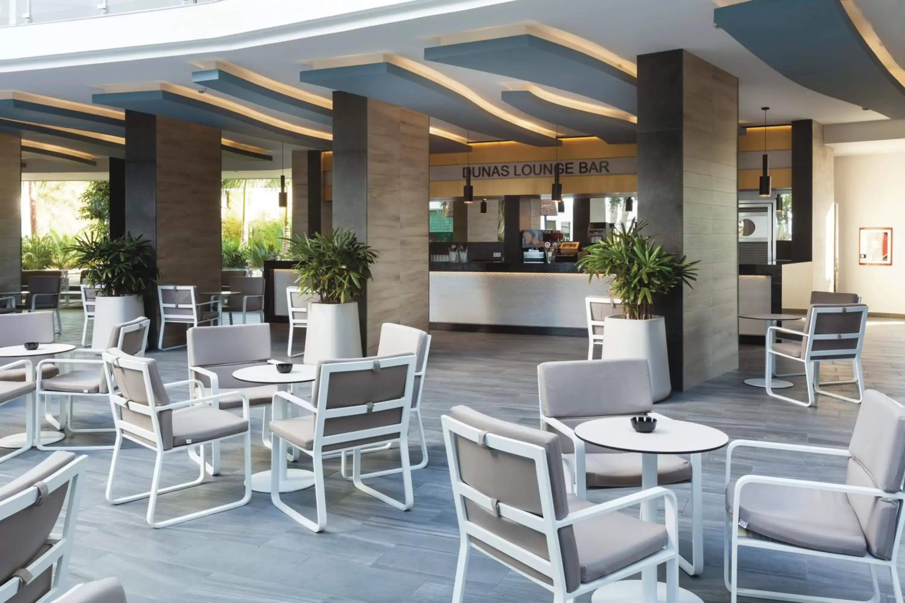 Lounge or bar in Hotel Riu Papayas - All Inclusive